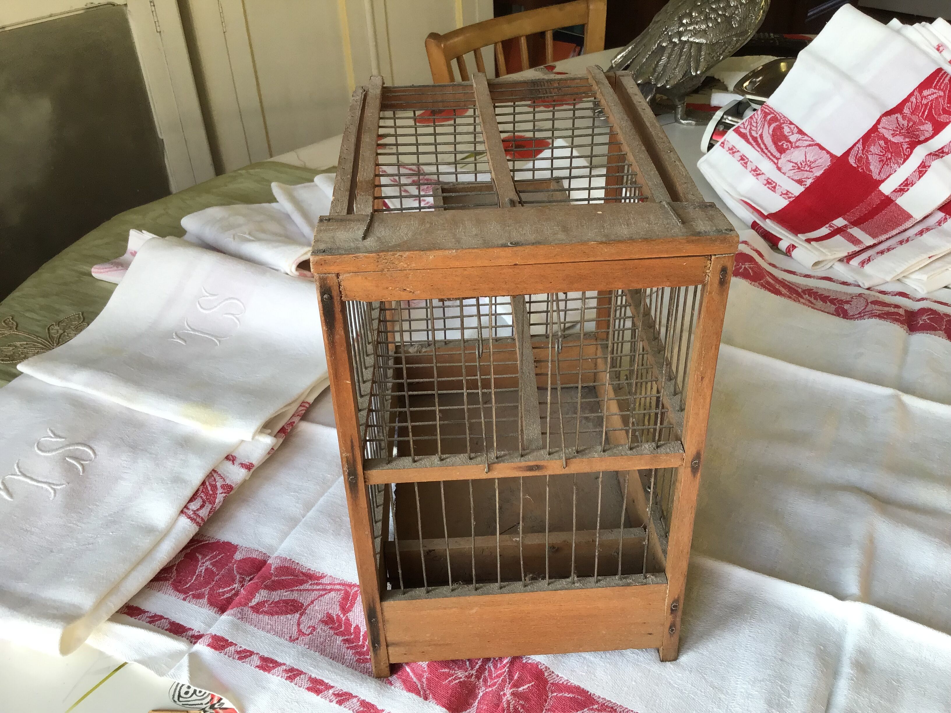 Cage à oiseaux en bois et fer