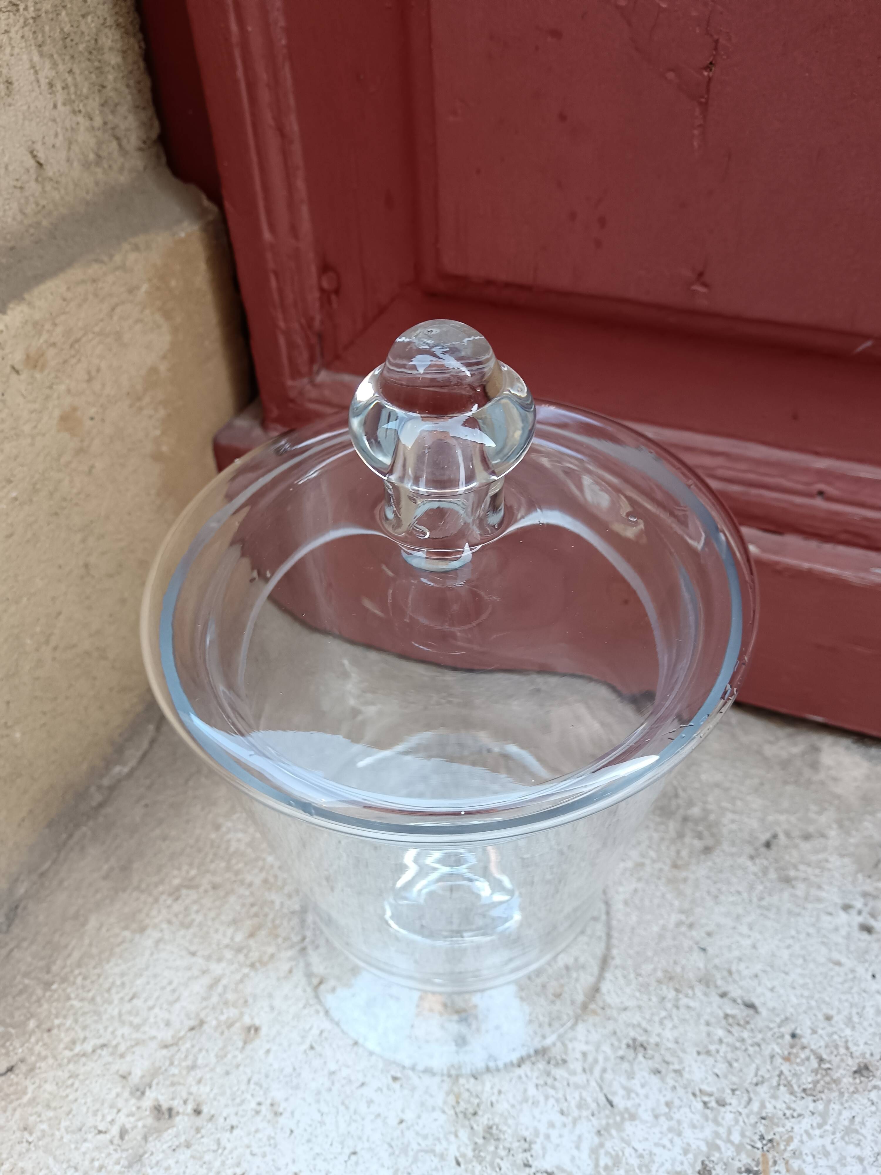 Transparent glass bonbonnière