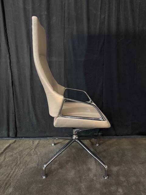 Fauteuil wilkhan graph 302/5