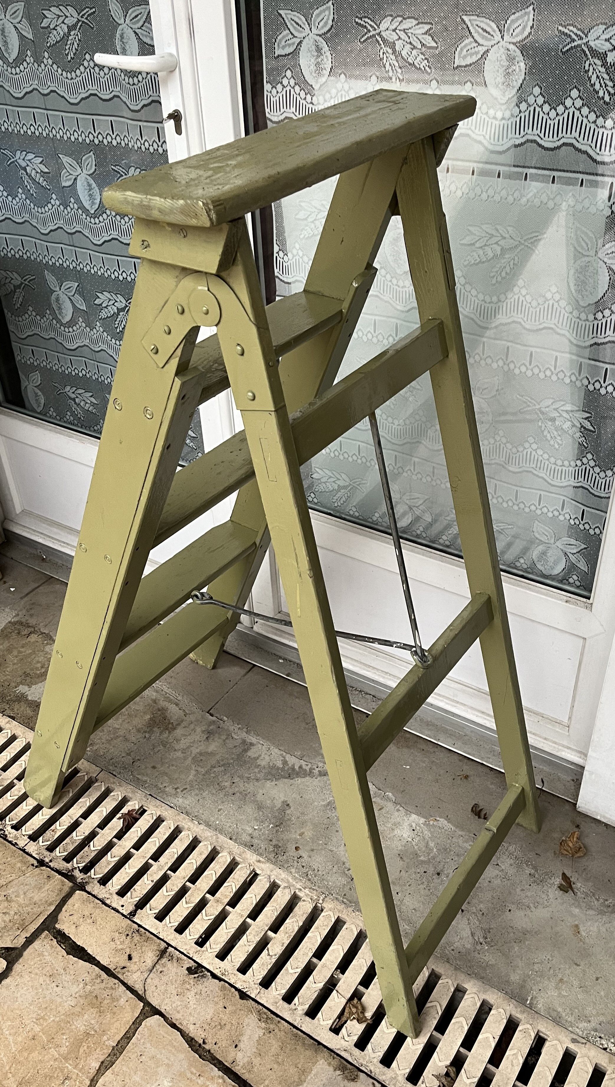 Ancient painter's stepladder