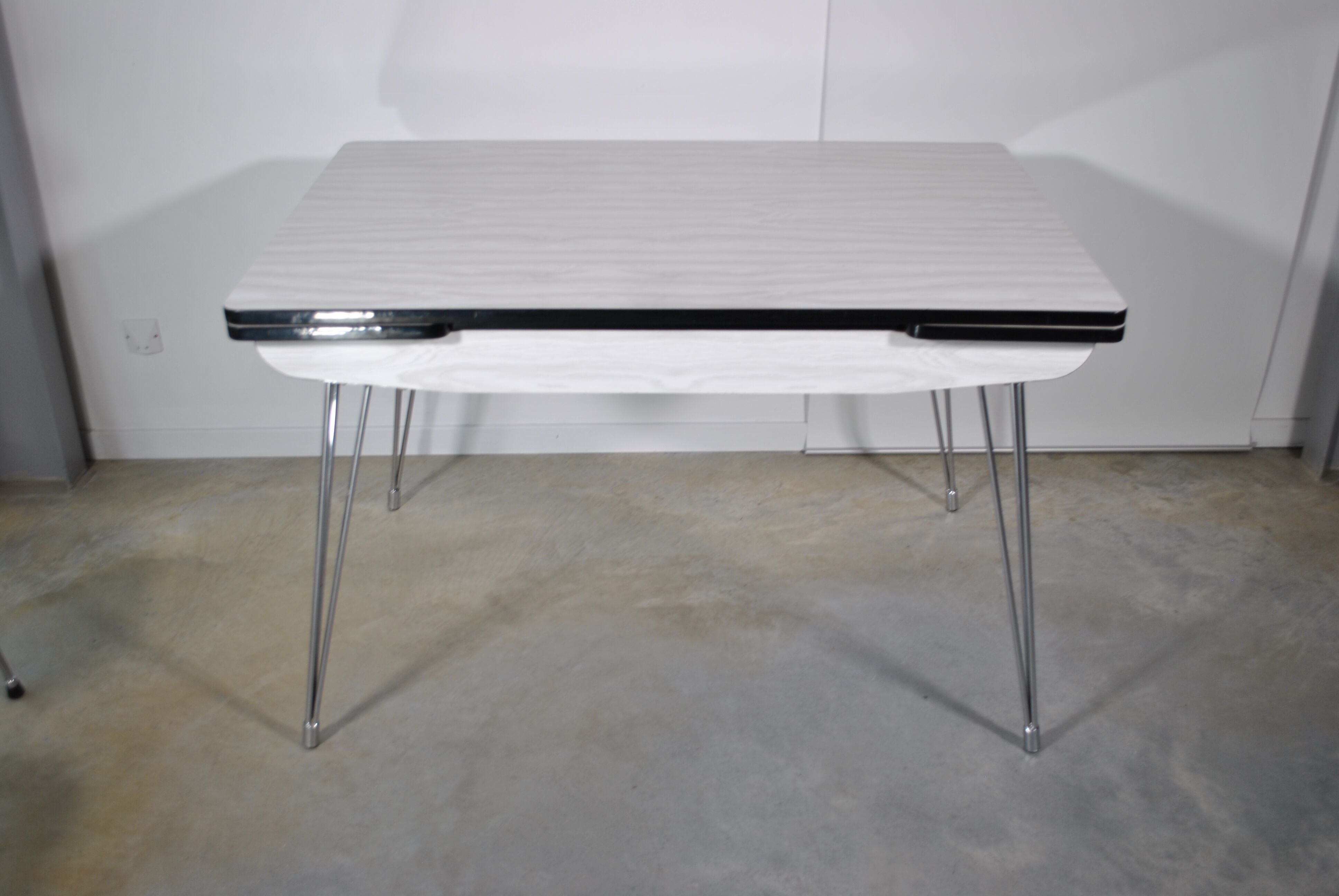 Formica 1950 table and chairs