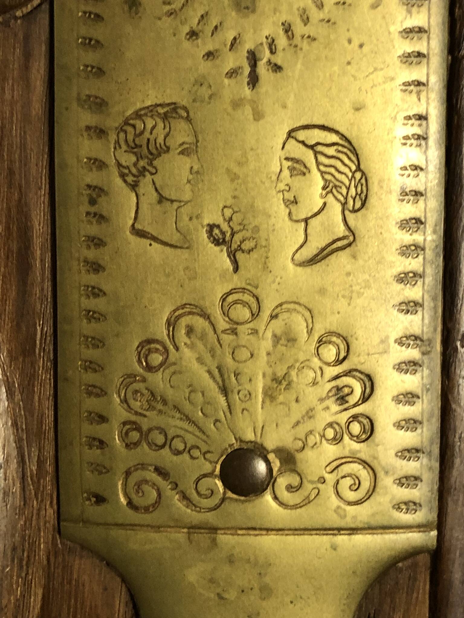 Breton wedding armoire in chestnut - Dated 1869