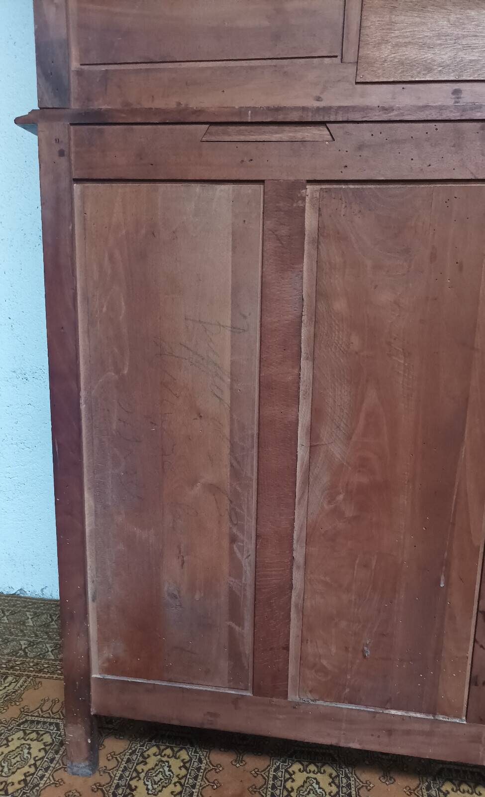Art Nouveau Art Deco buffet in blonde walnut
