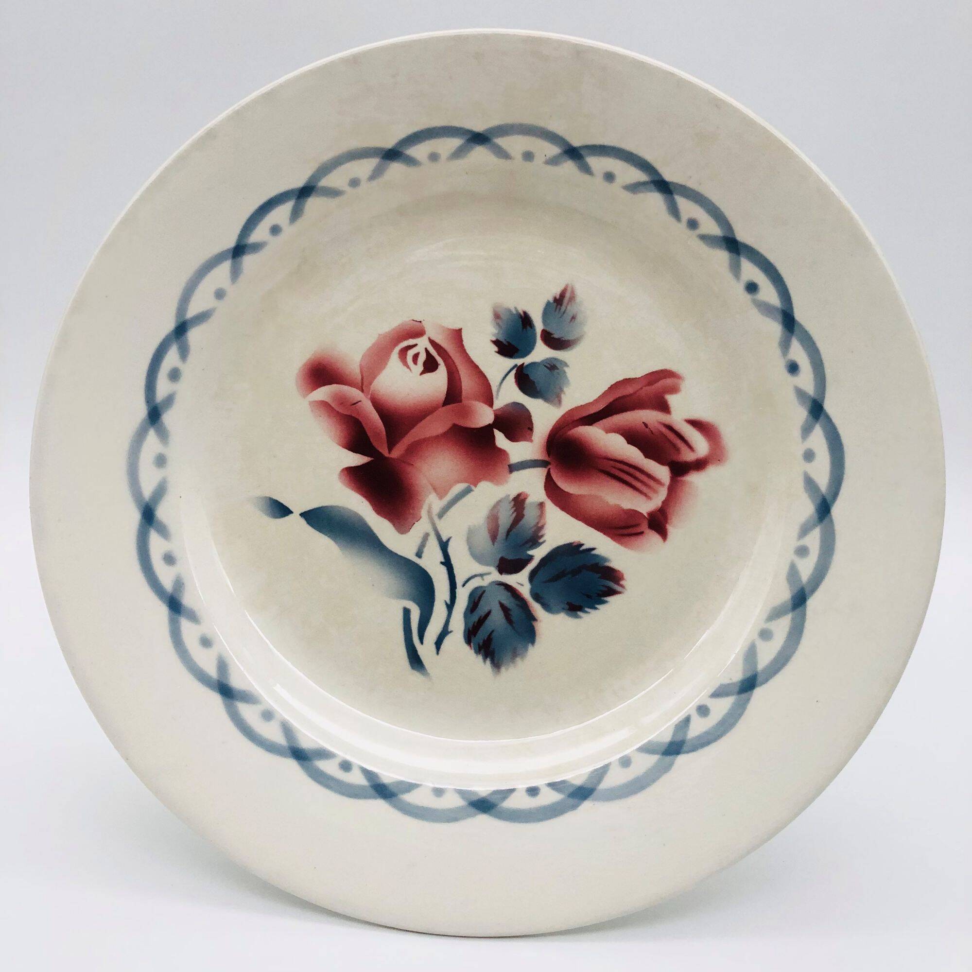 Set of 6 mismatched flat plates.