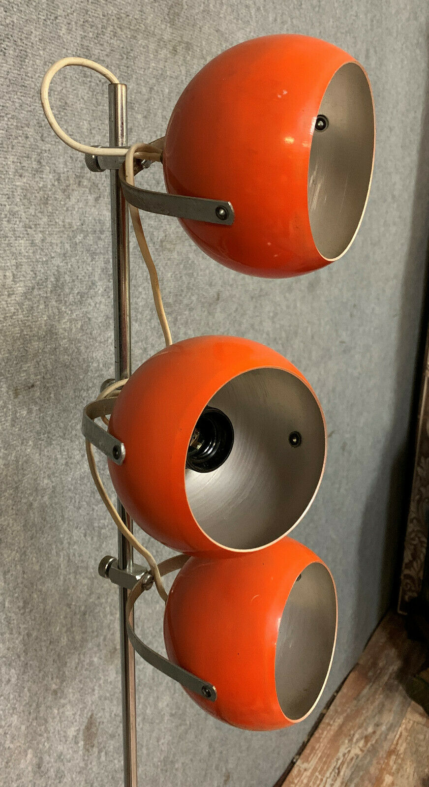 Italian design floor lamp from the 1970s