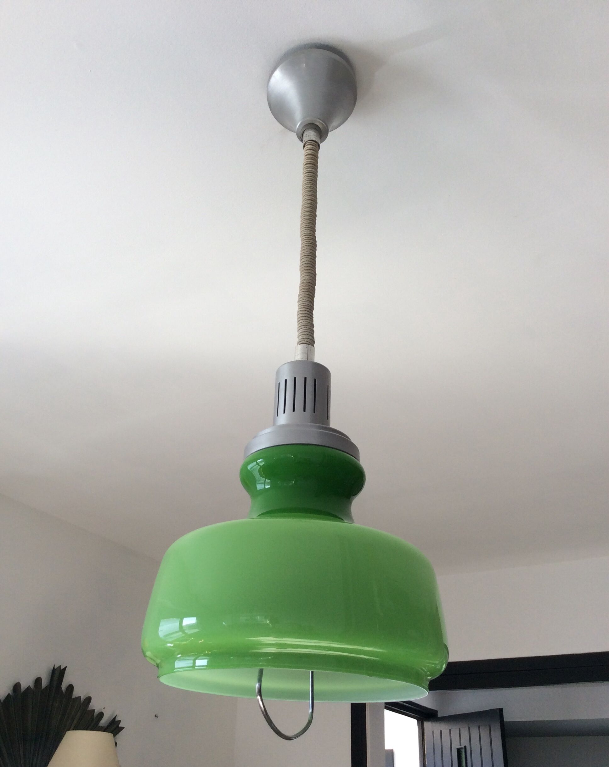 Suspension rises and falls in opaline of the 70s