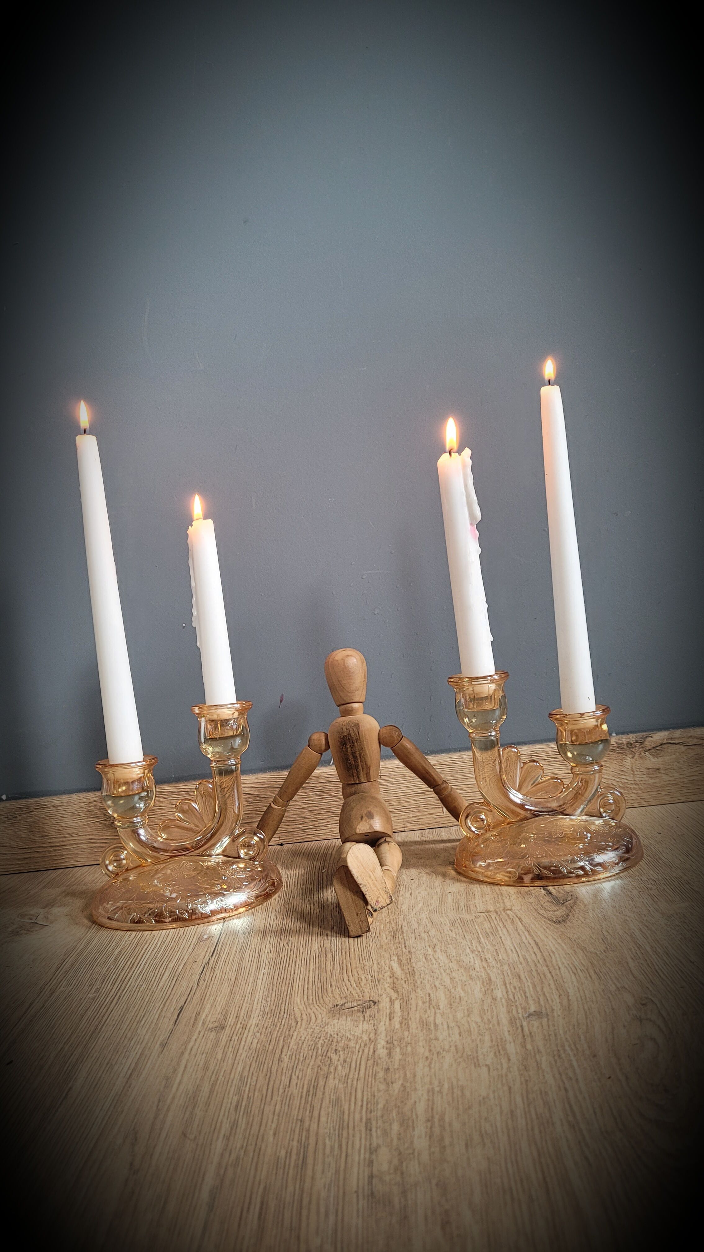 DuO pink glass candle holders