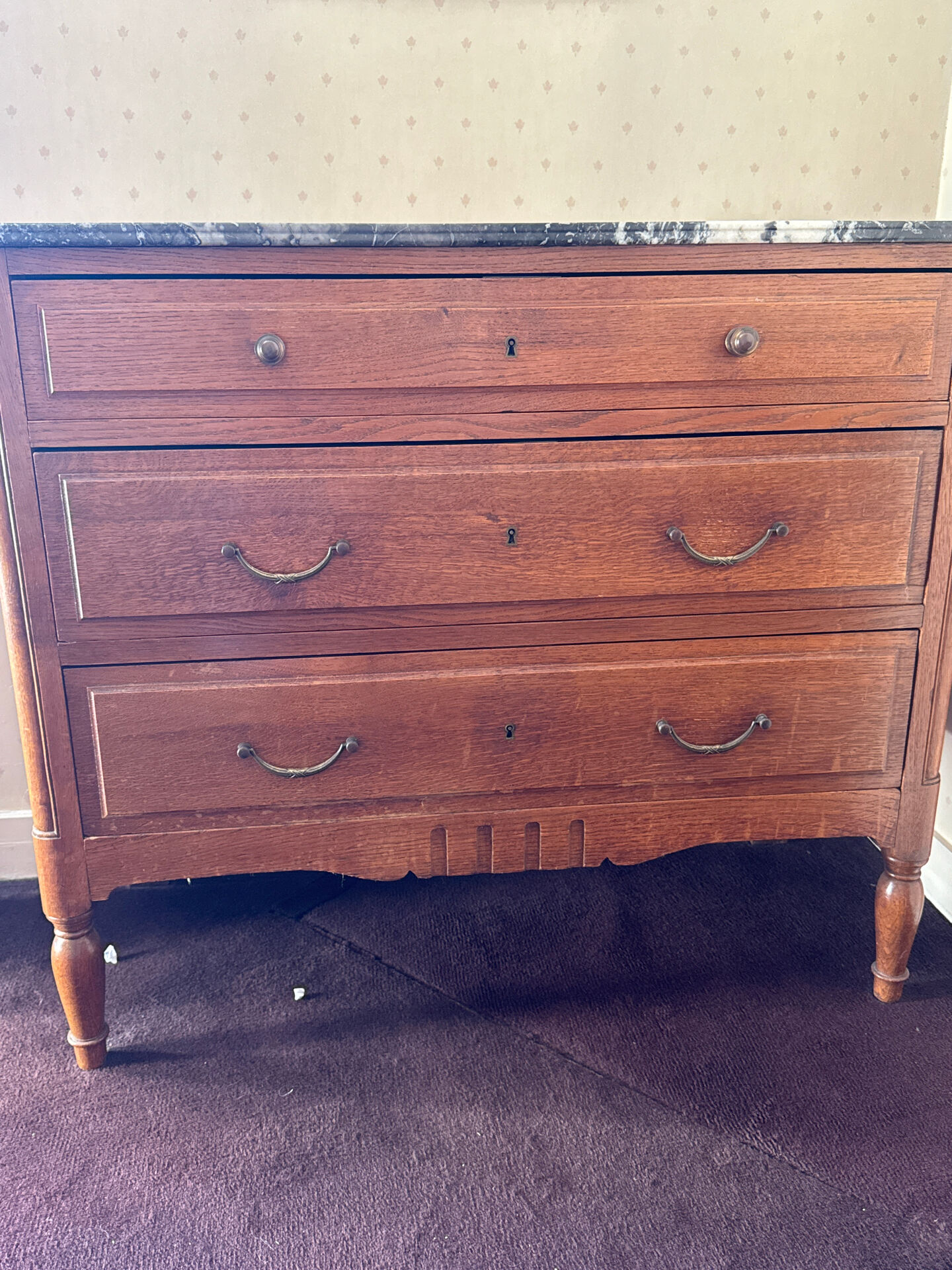 Commode dessus marbre