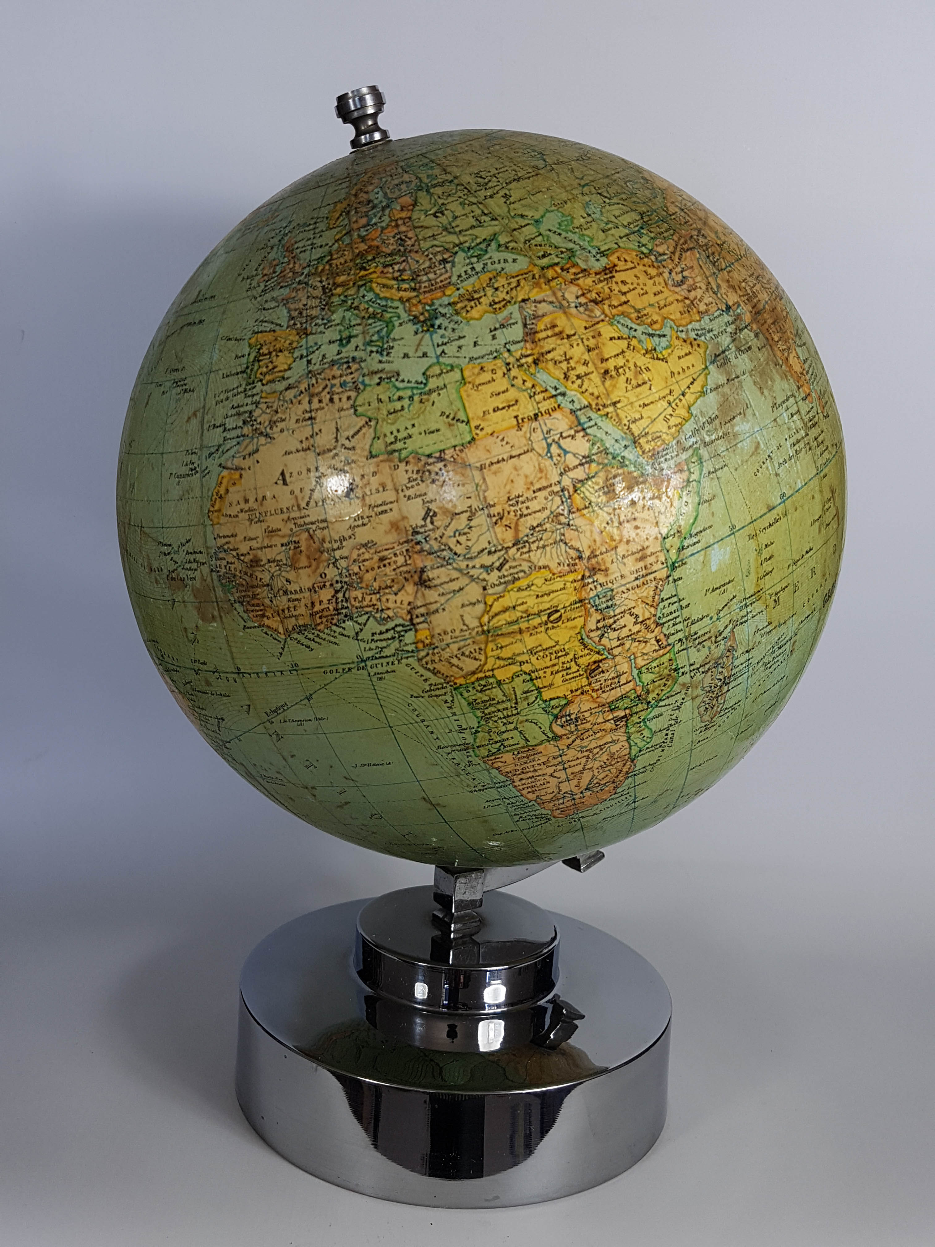 Globe terrestre Bertaux Editeur, 1930/1950