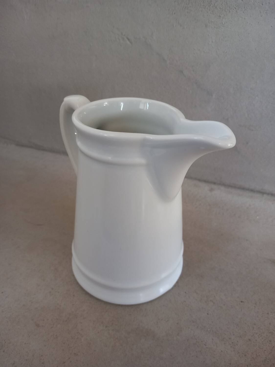 Plain white milk jug / pitcher 300 ml