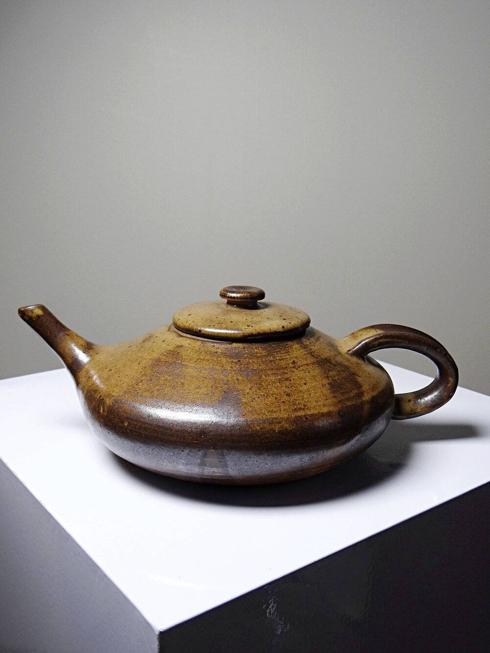 Vintage Japanese-style teapot from the 70s-90s, handmade brown stoneware, signed Pichon