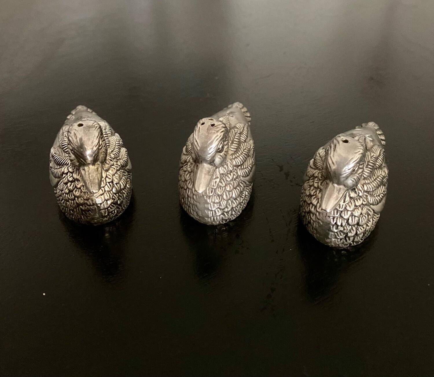 2 pepper shakers, 1 Silea salt shaker, duck shape