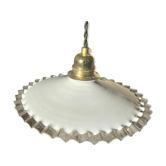 Suspension opaline ondulée blanche