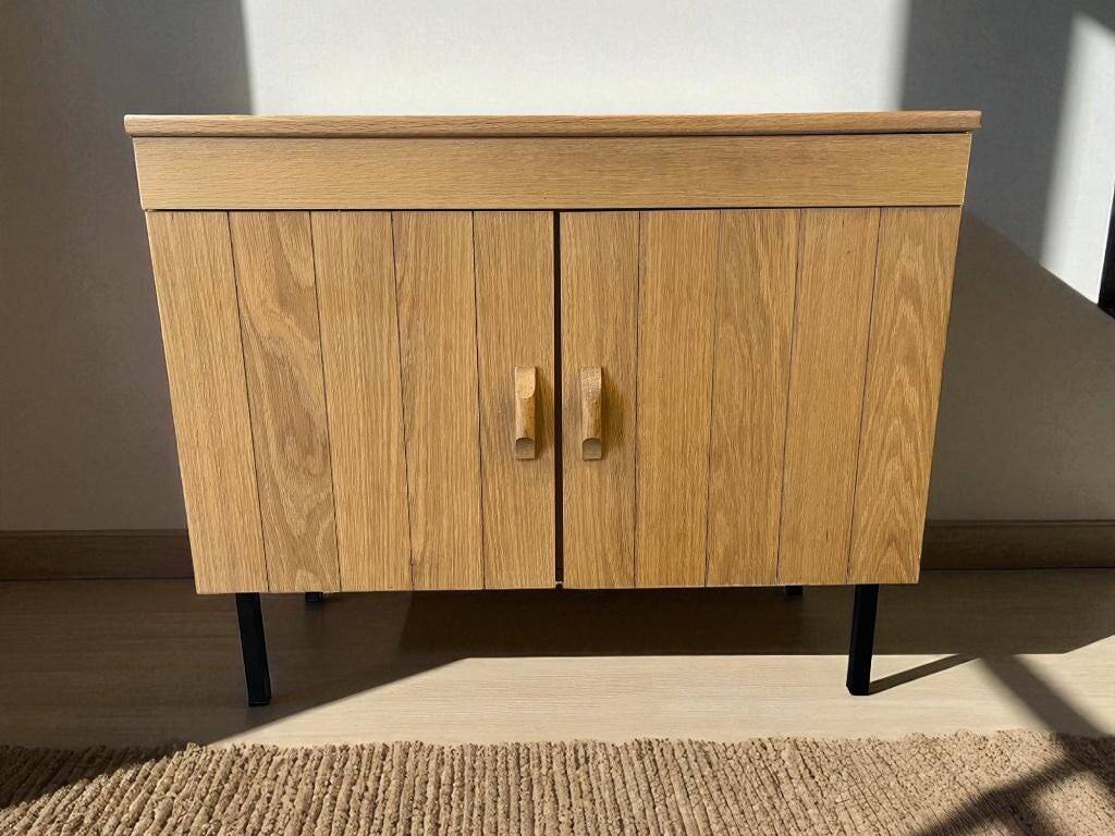 Vintage chest of drawers / cabinet with steel legs