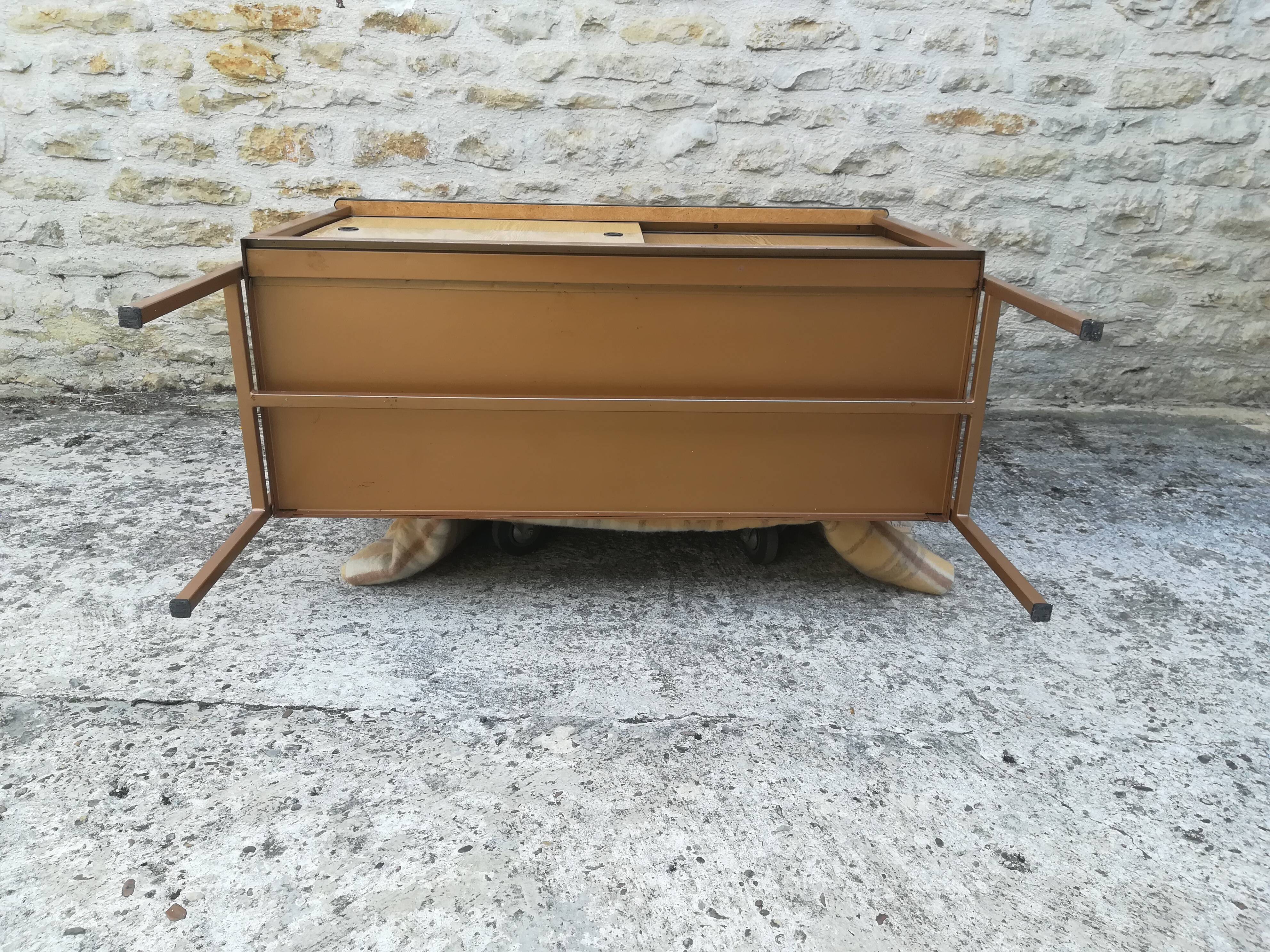 Buffet in formica