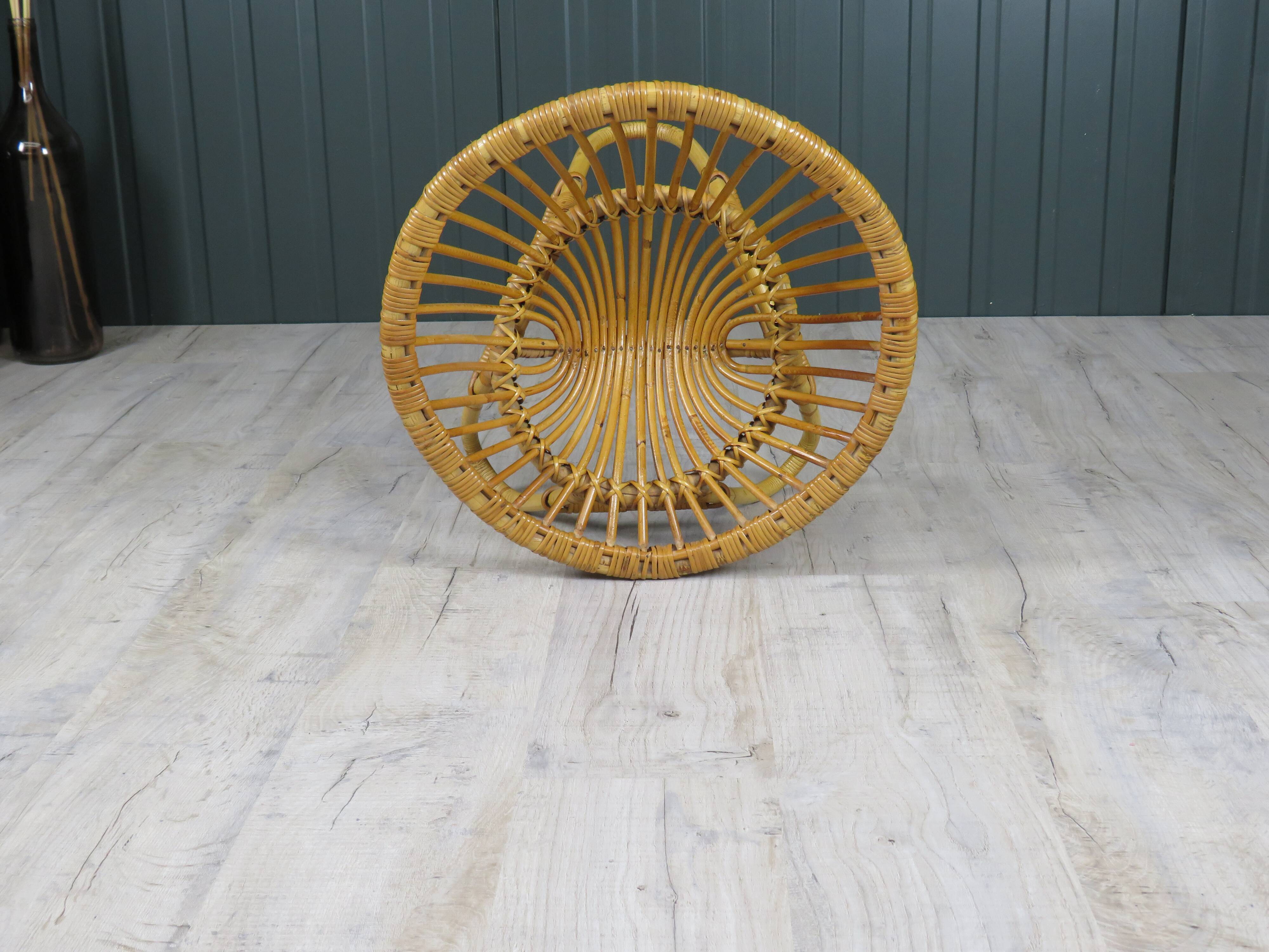 Kid's chair rattan sun shape