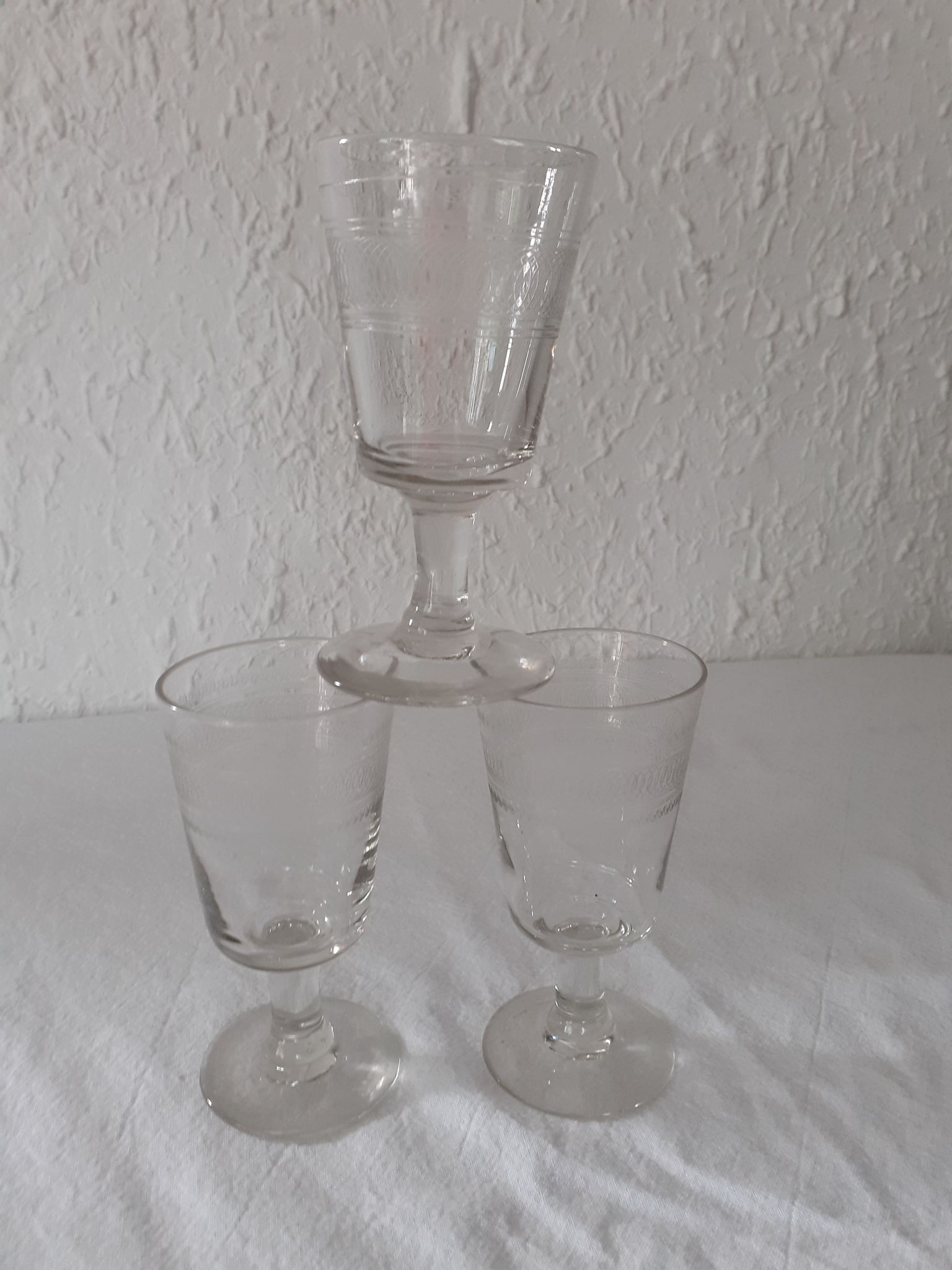 3 verres anciens bullés grand modèle à frises début xxième