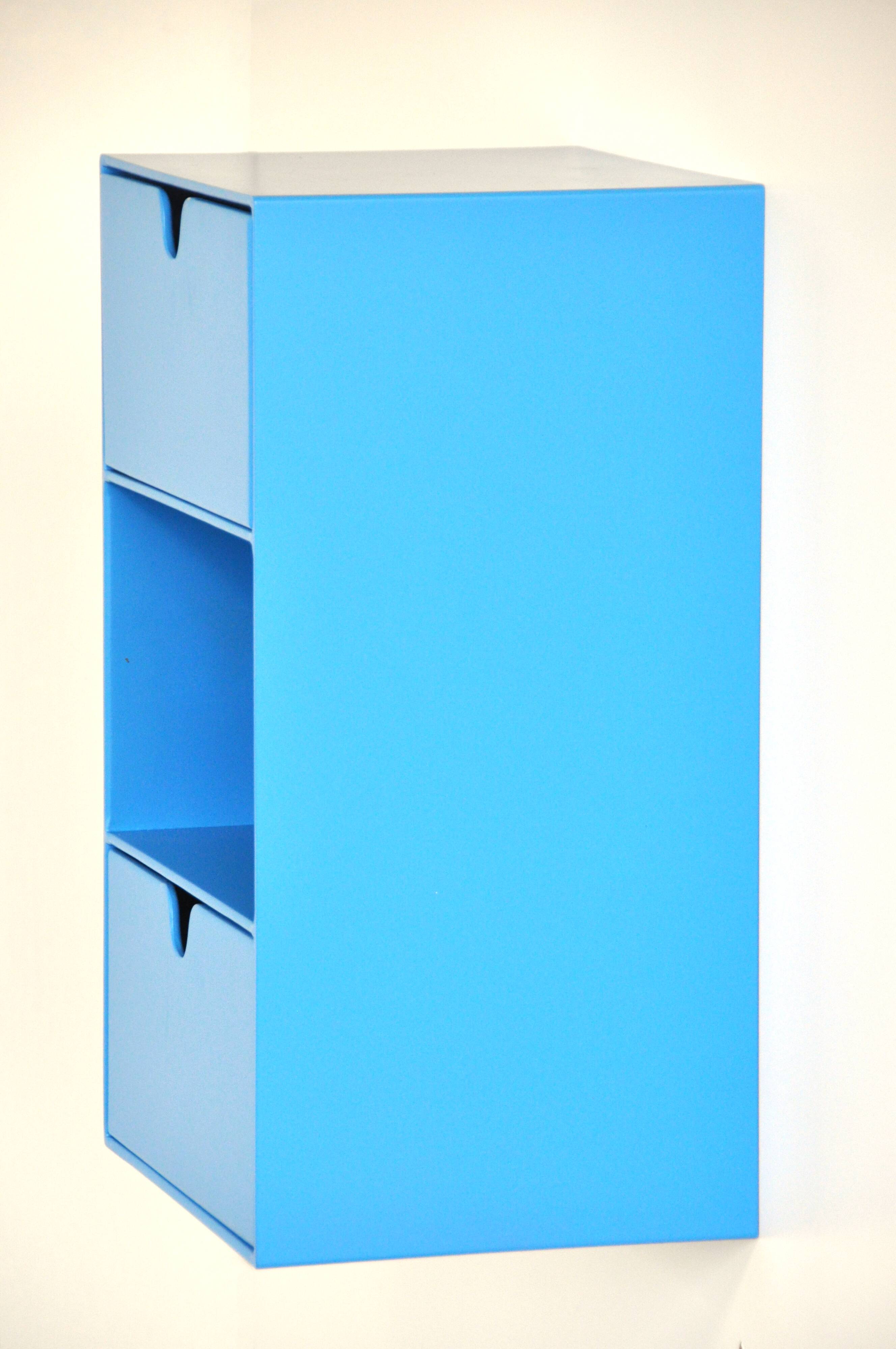 Wall-mounted cabinet in Trespa