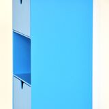 Wall-mounted cabinet in Trespa