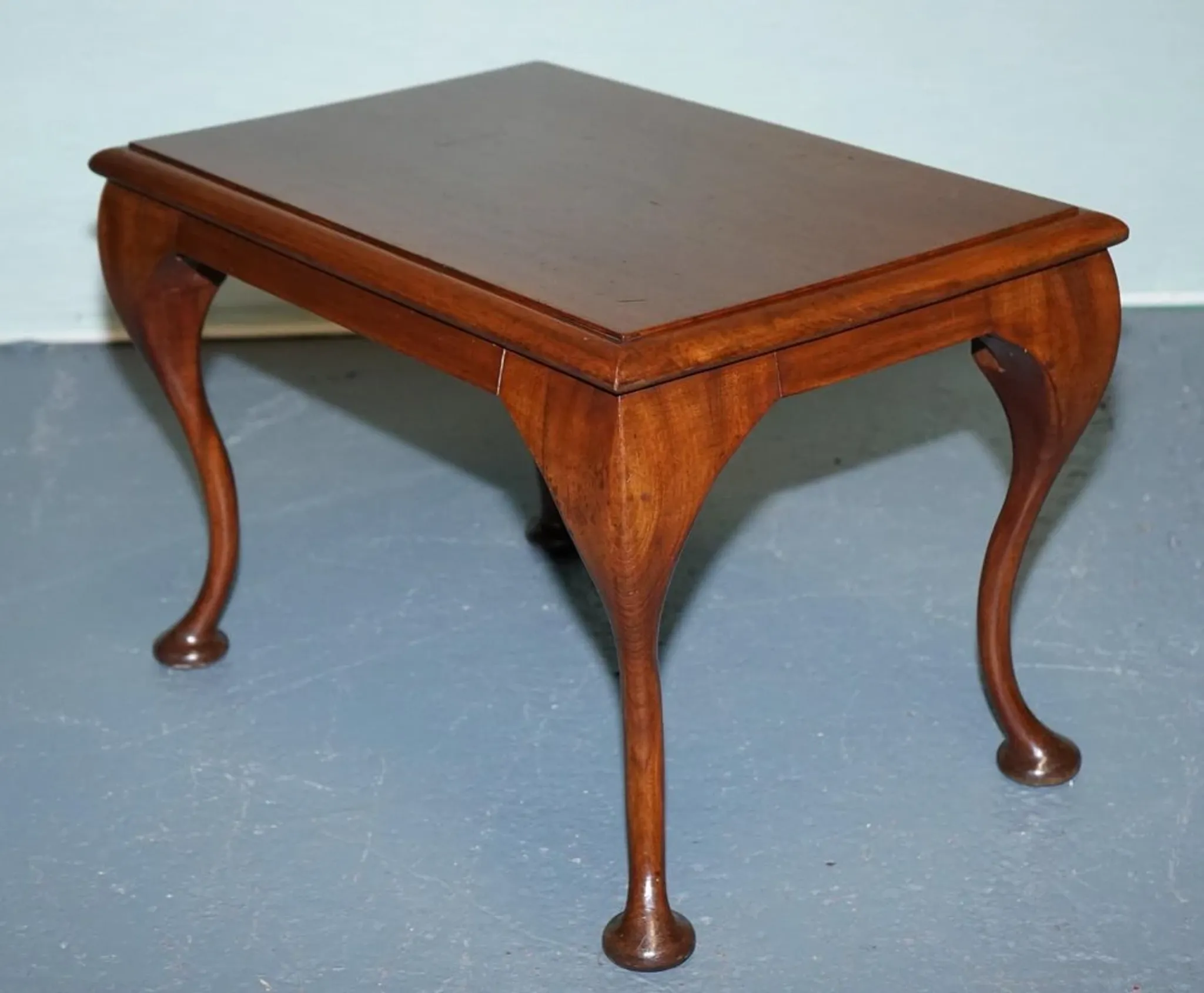 Queen Anne Vintage Wooden Coffee Table