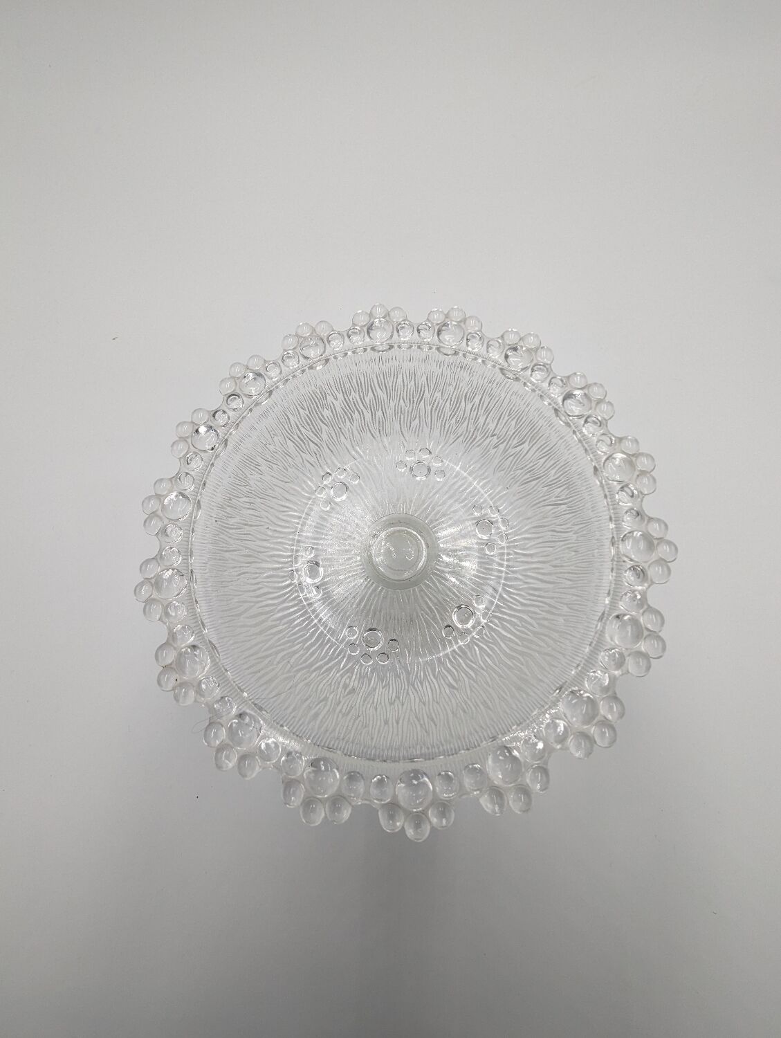 Coupe en verre moulé