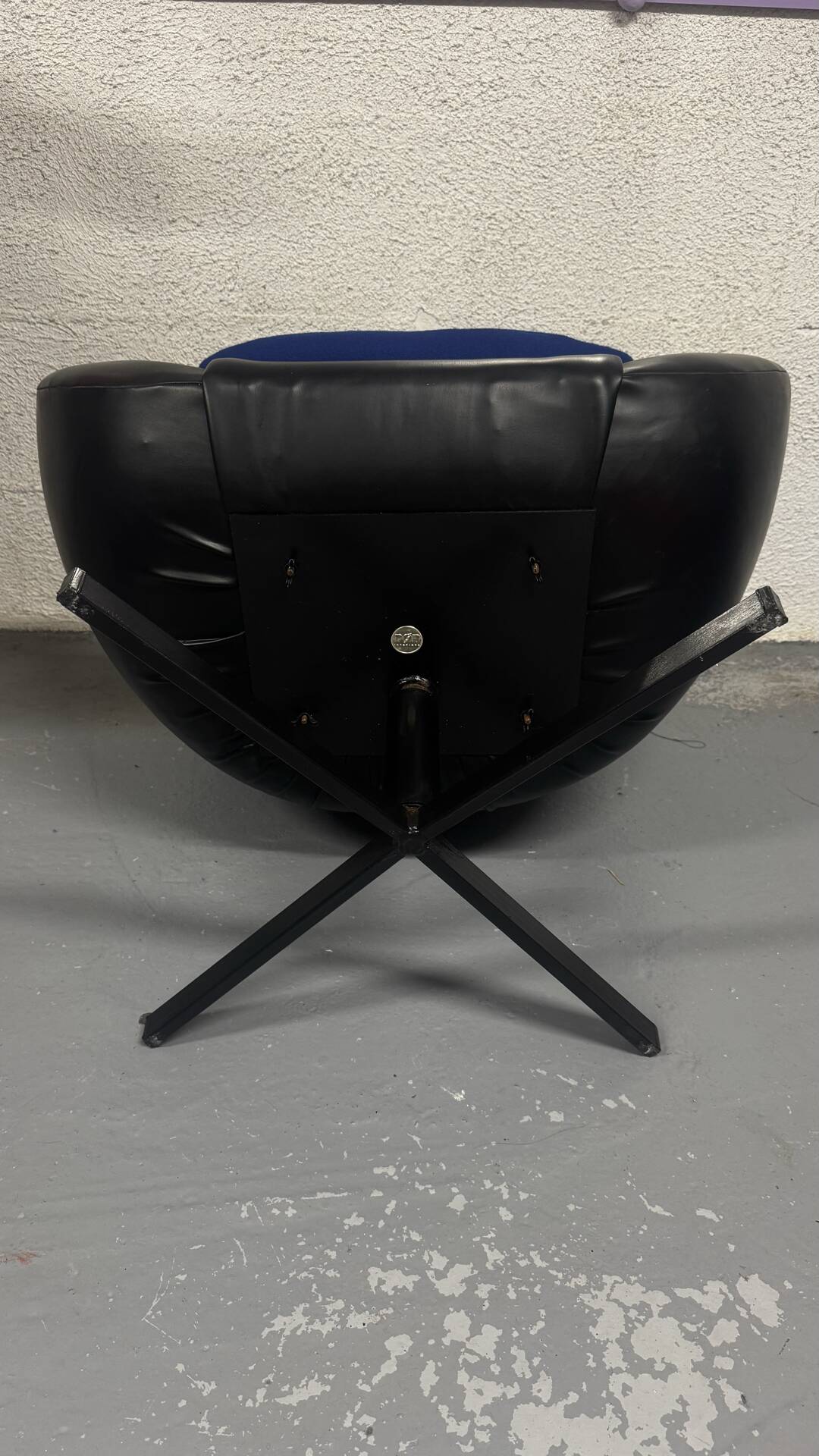 1970s swivel Orbital armchair