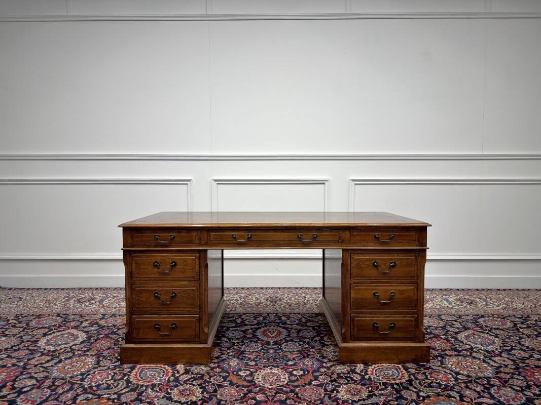 Bureau classique anglais Eichholtz