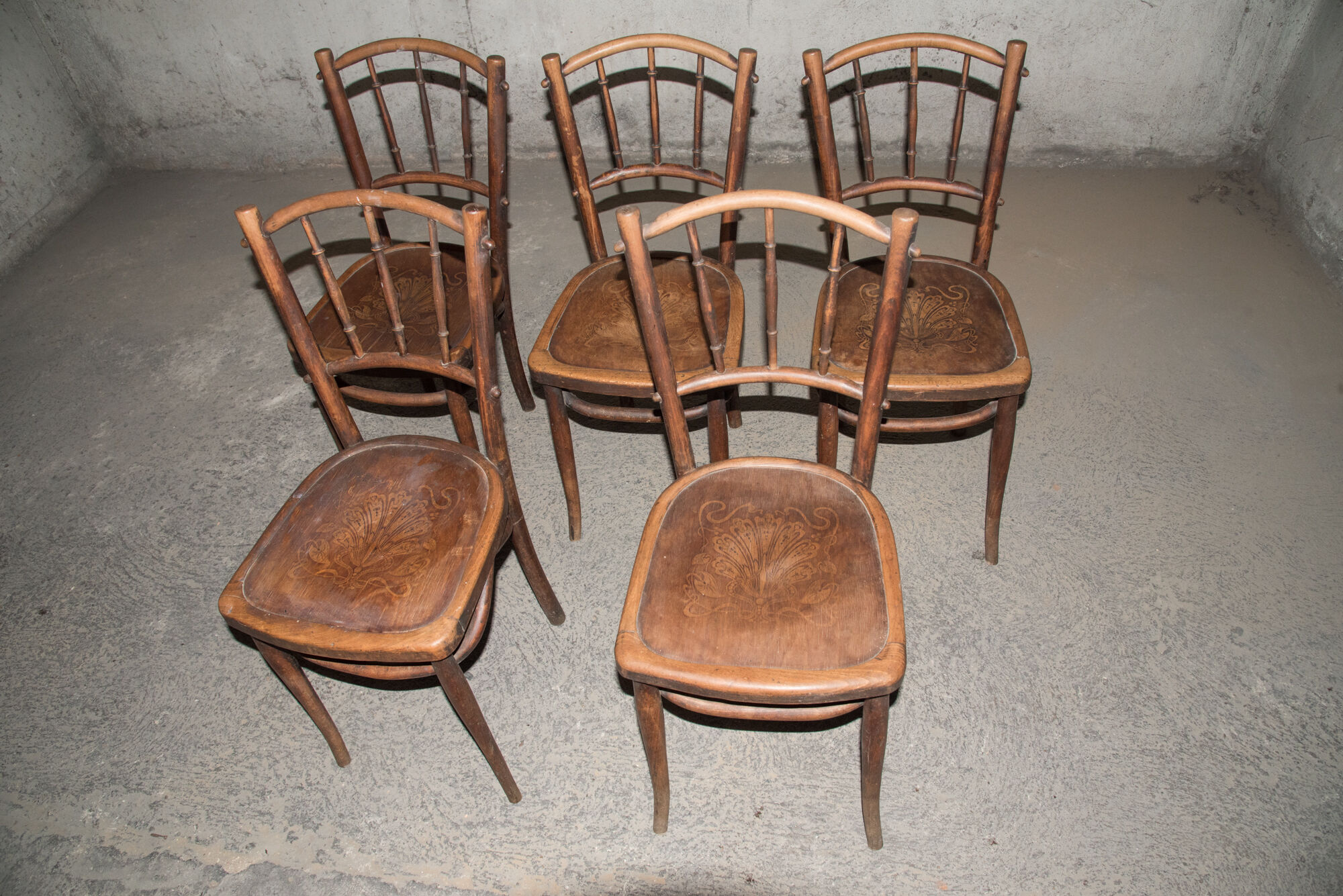 Series of 5 bistro chairs - early 20th century
