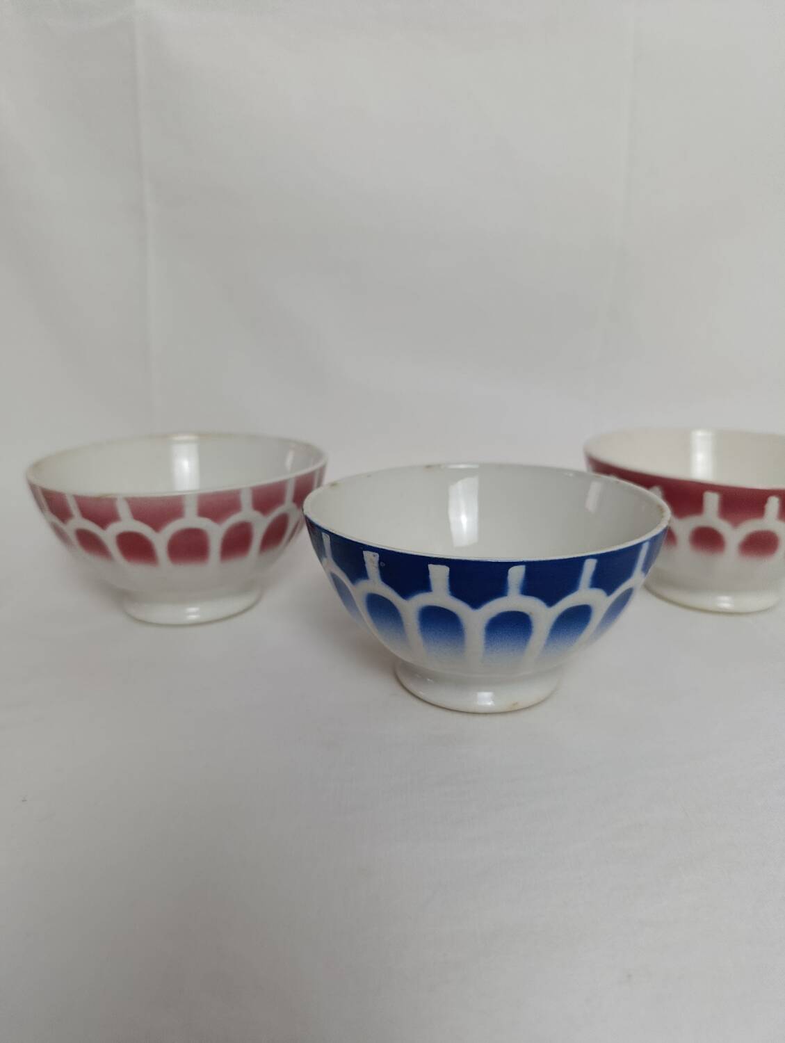 Facet bowl in the style of Moulin des Loups / St Amand