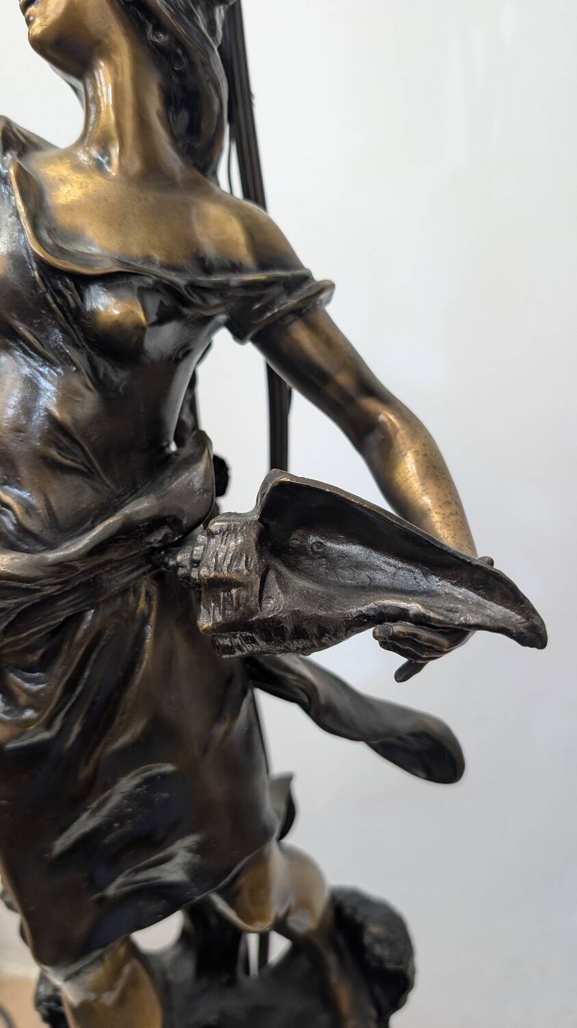 Bronze lamp signed Auguste Moreau – Woman with a shell