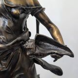 Bronze lamp signed Auguste Moreau – Woman with a shell