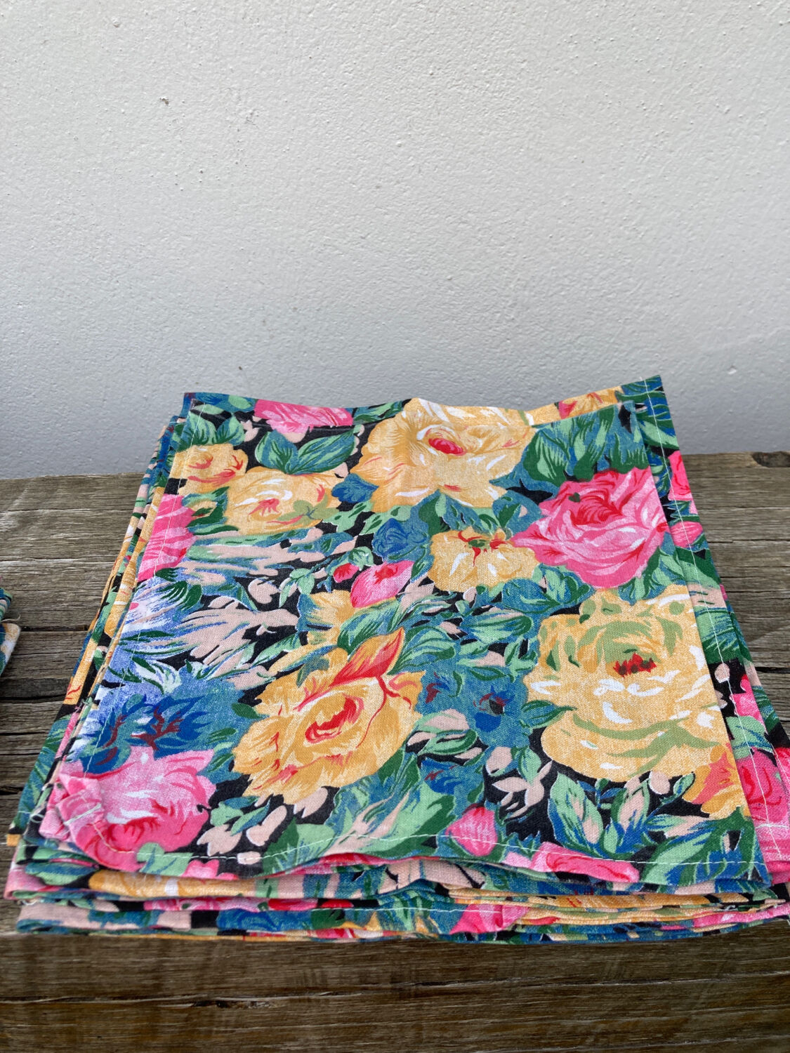 12 napkins table fabric with flowers vintage 1970
