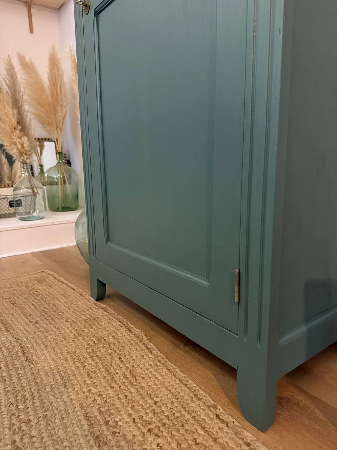 Small Parisian wardrobe