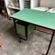 Bureau en métal noir et vinyle vert