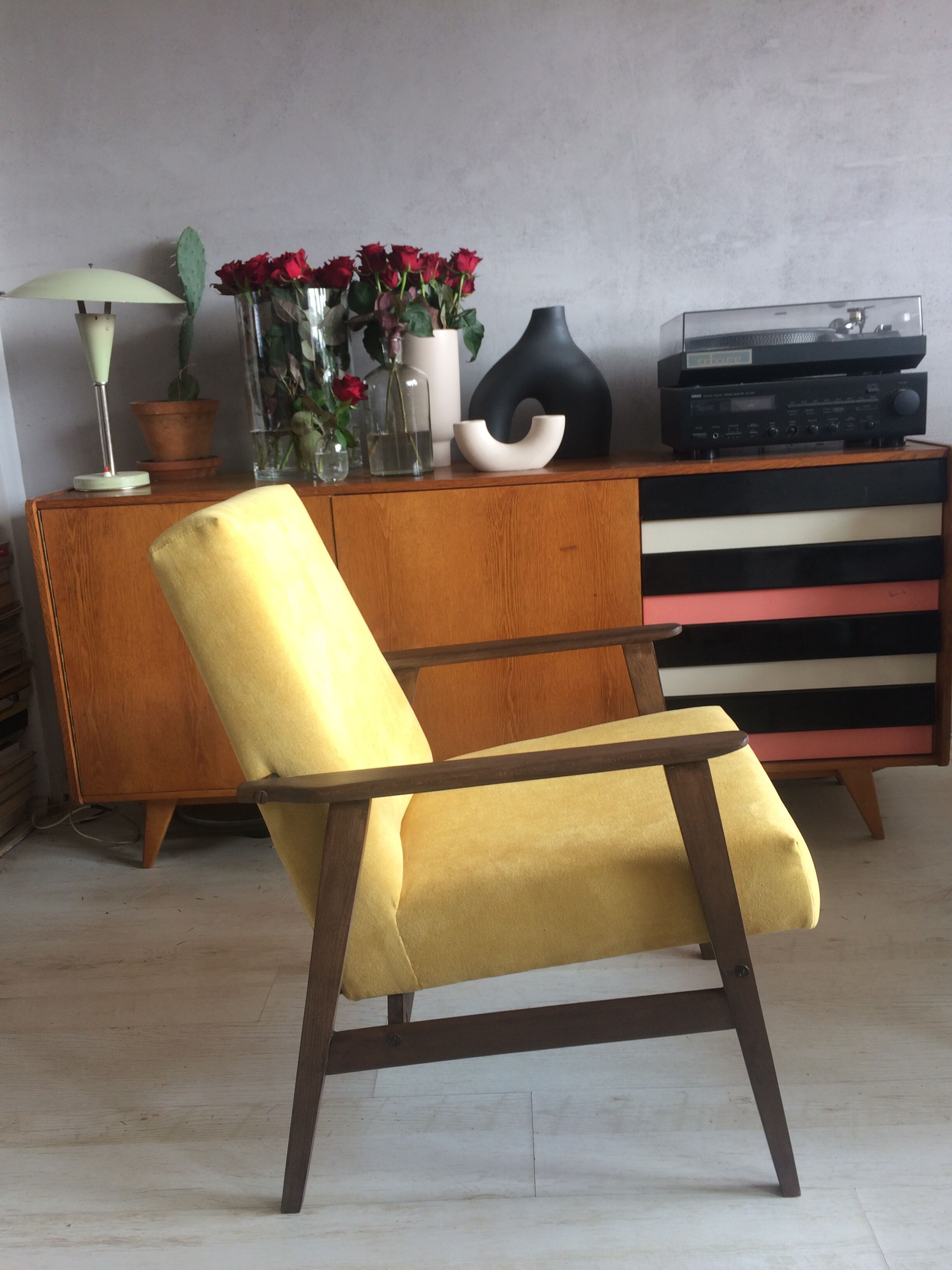 Yellow polish vintage chair 300-201