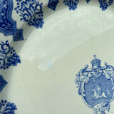 Large round dish Coat of arms Gien