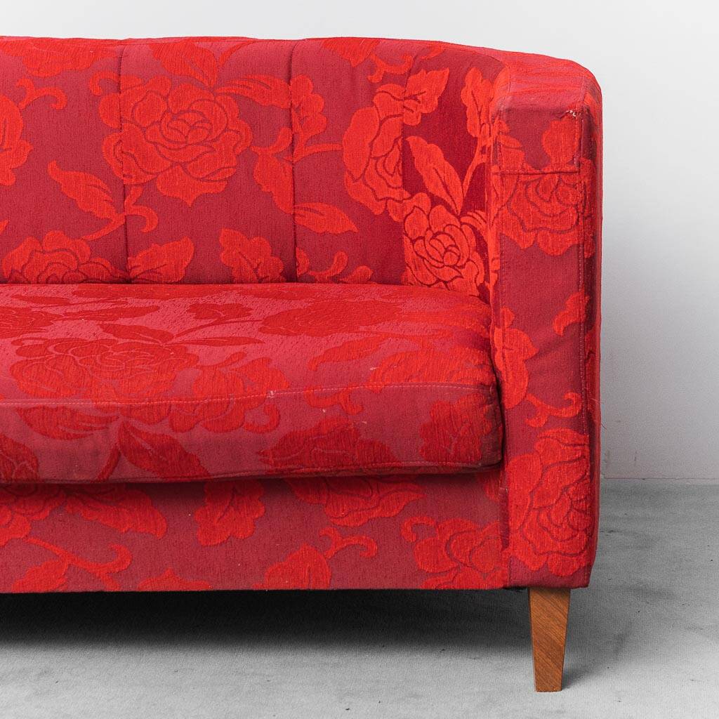 Divano à trois postes en tessuto floreale rosso anni '60 vintage modernariato