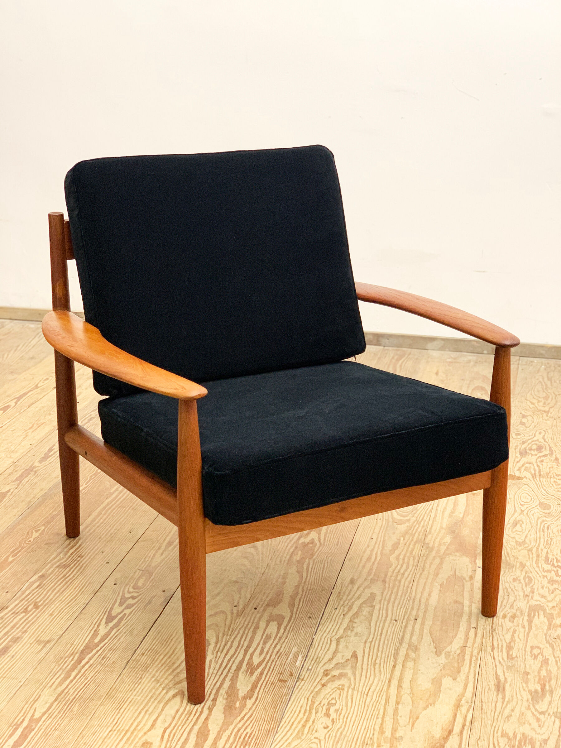 Armchair by Grete Jalk for France & Son, Danish Design, 1950