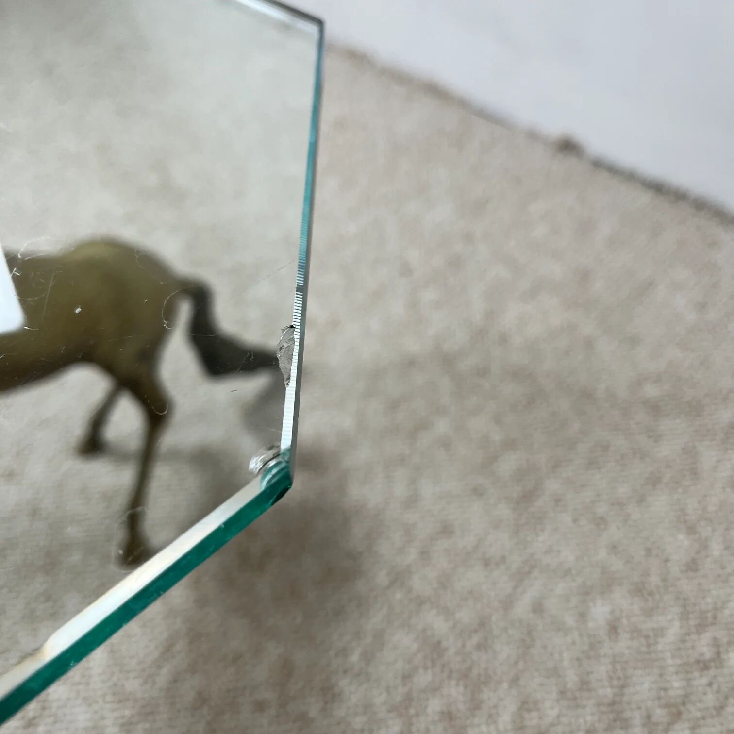 Hollywood Regency style coffee table, 6 patinated brass horses and glass top, 1970.