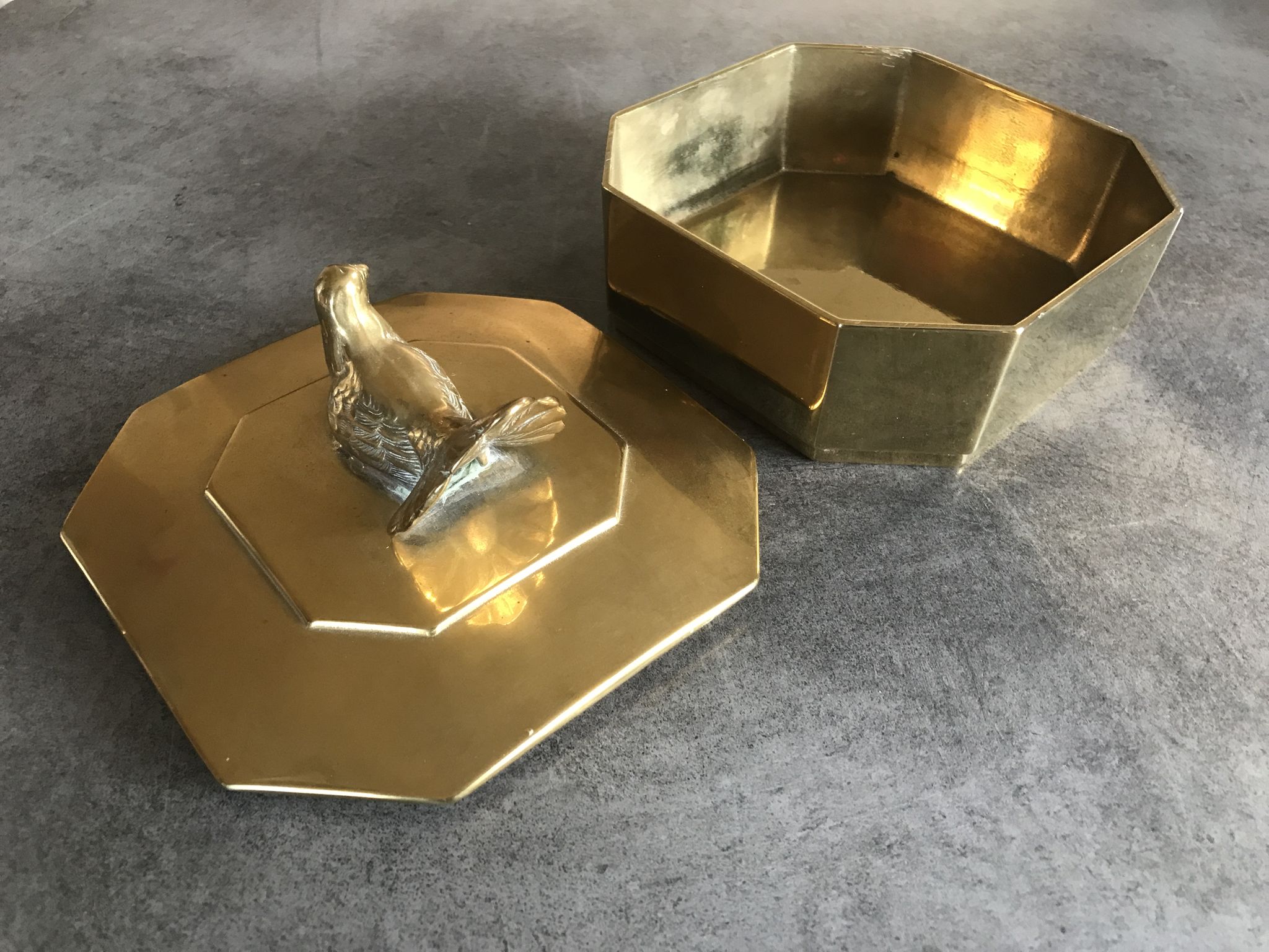 Boîte coffret vintage en laiton massif forme octogone décoration d’oiseau 14,8cm
