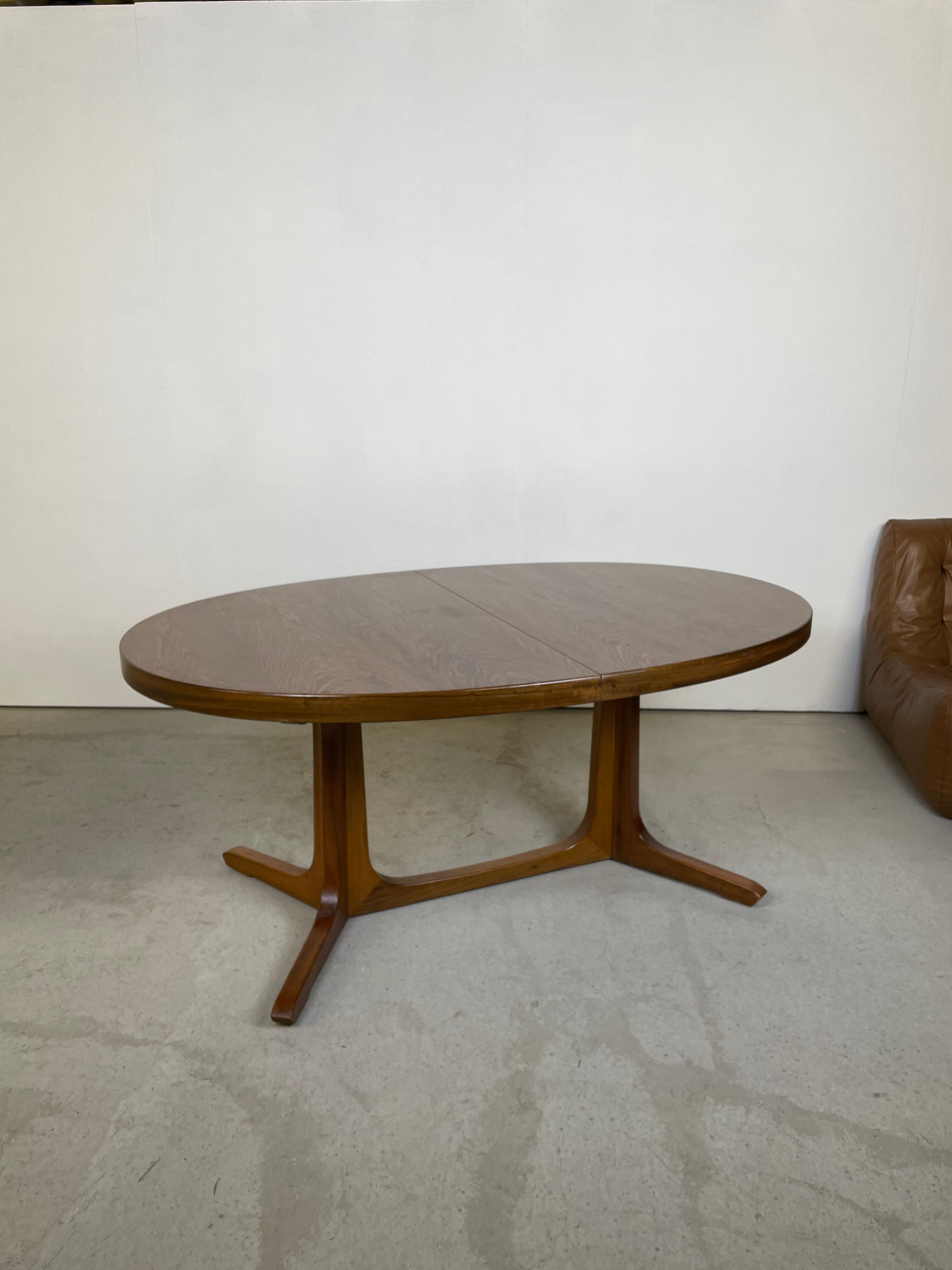 Large rosewood baumann table