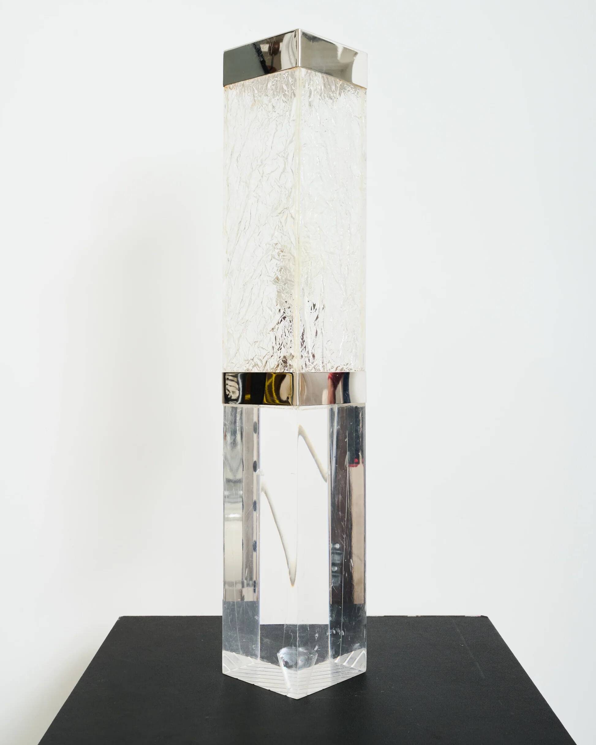Table lamp in plexiglass and aluminium, Italy, 1970s