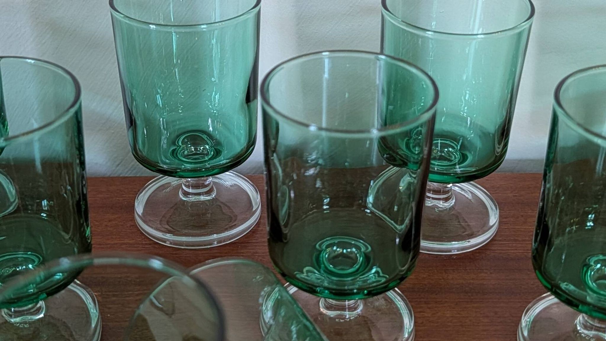 Set of 9 green glasses from the 70s.