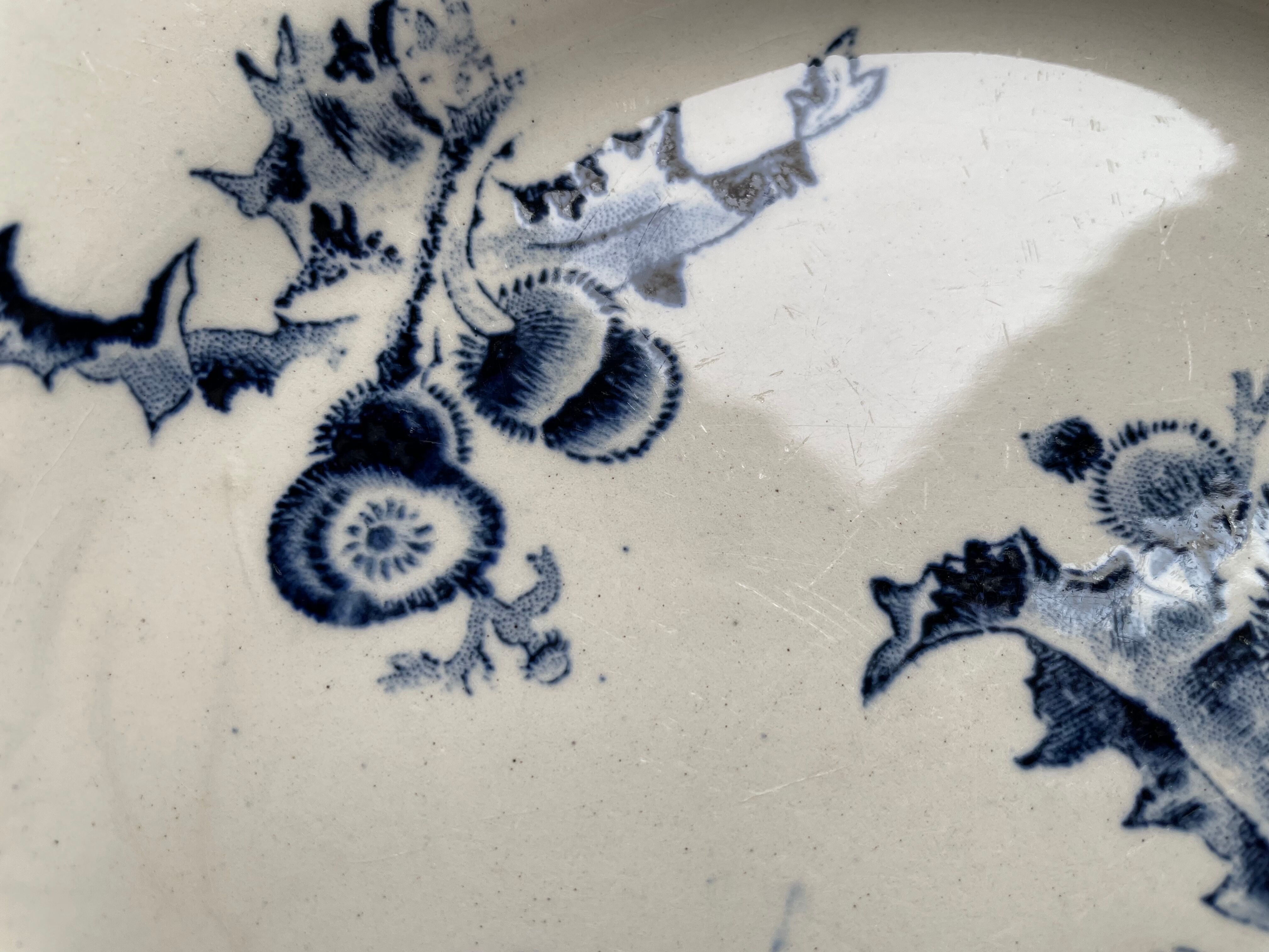 Flat plates Gien thistles