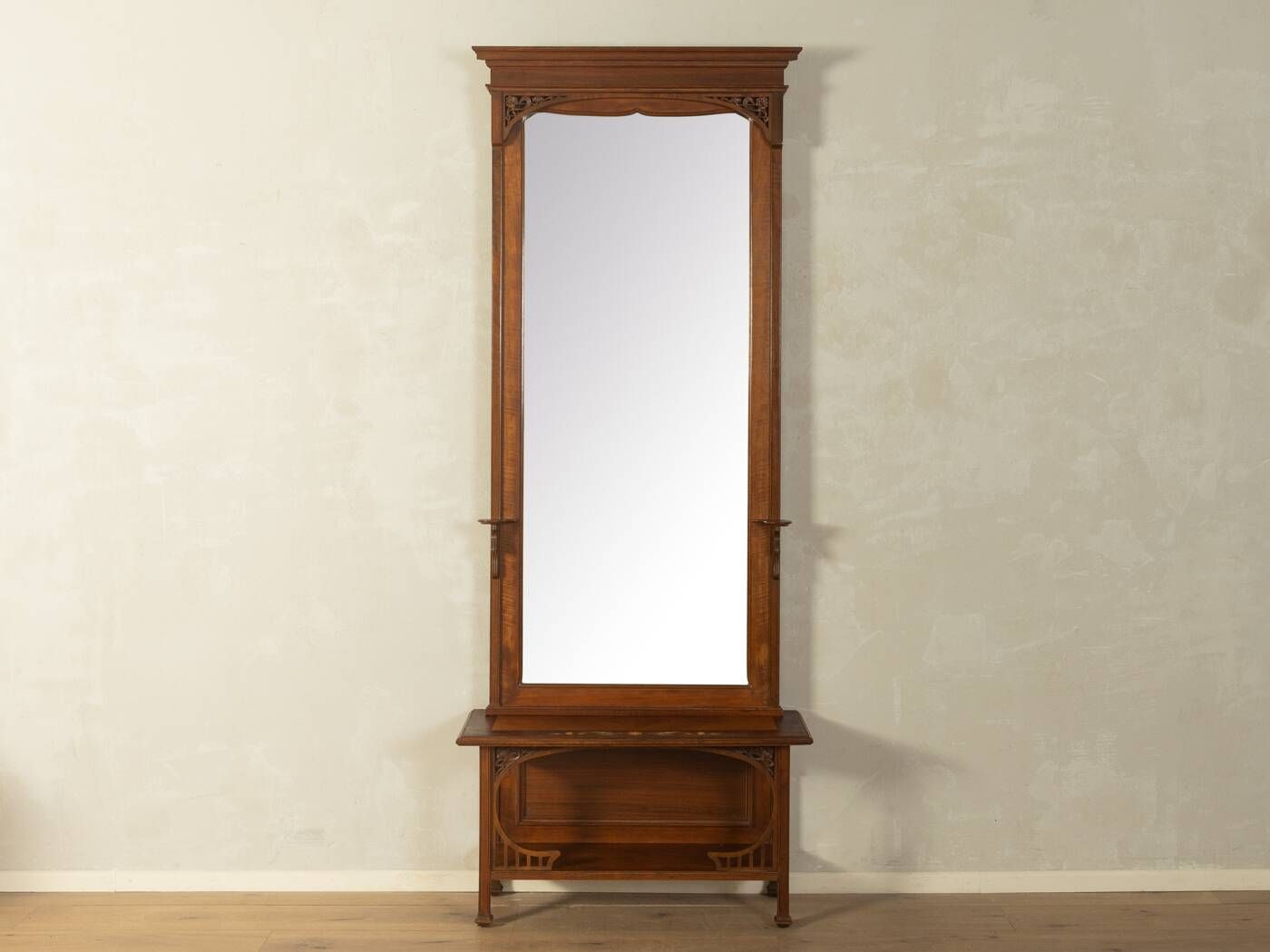 Antique mirror wardrobe from the early 1900s in Art Nouveau style