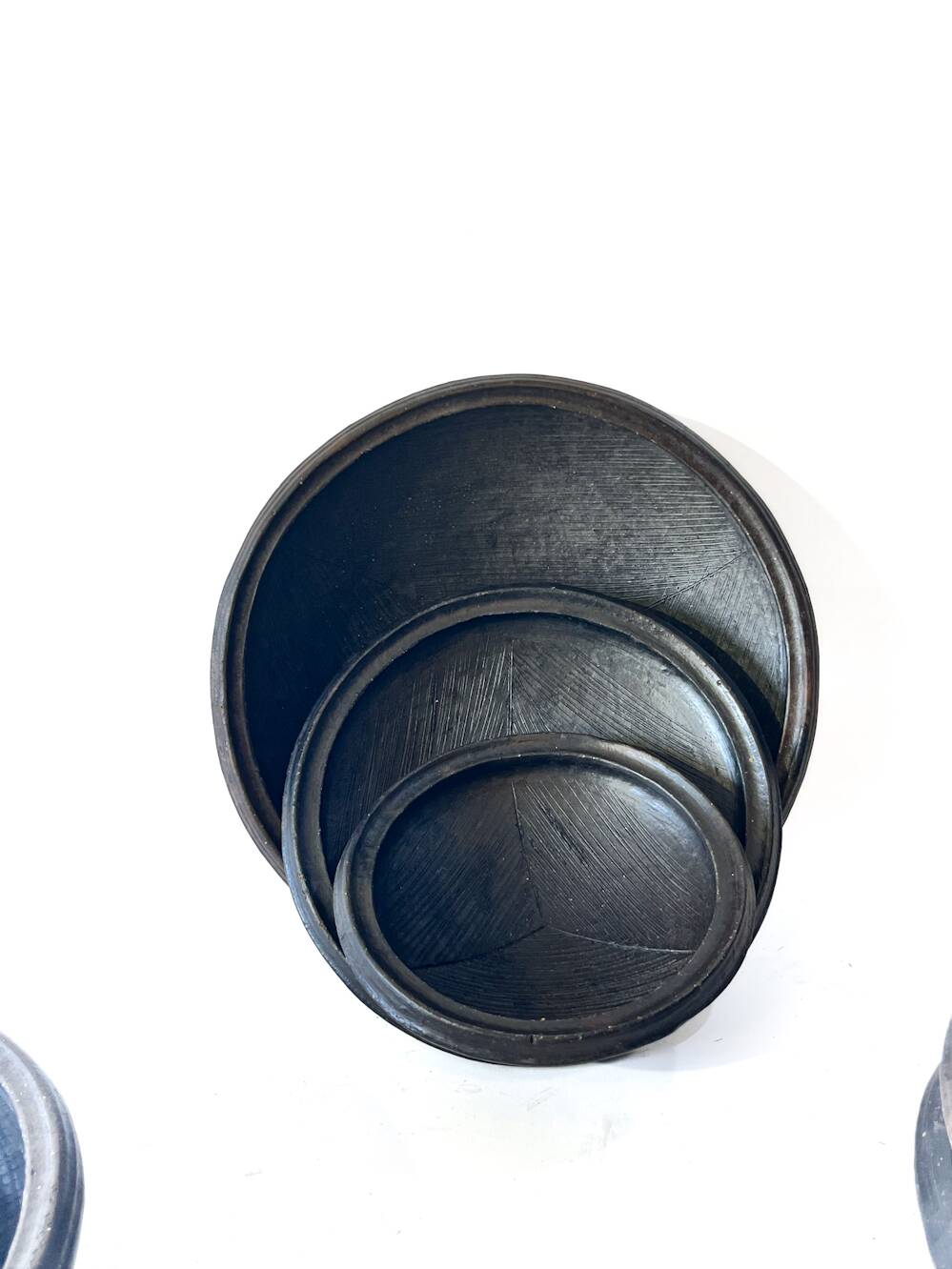 Set of "Kânâh" smoked terracotta dishes with ribbed interior | Ø 17-25-32-40 cm