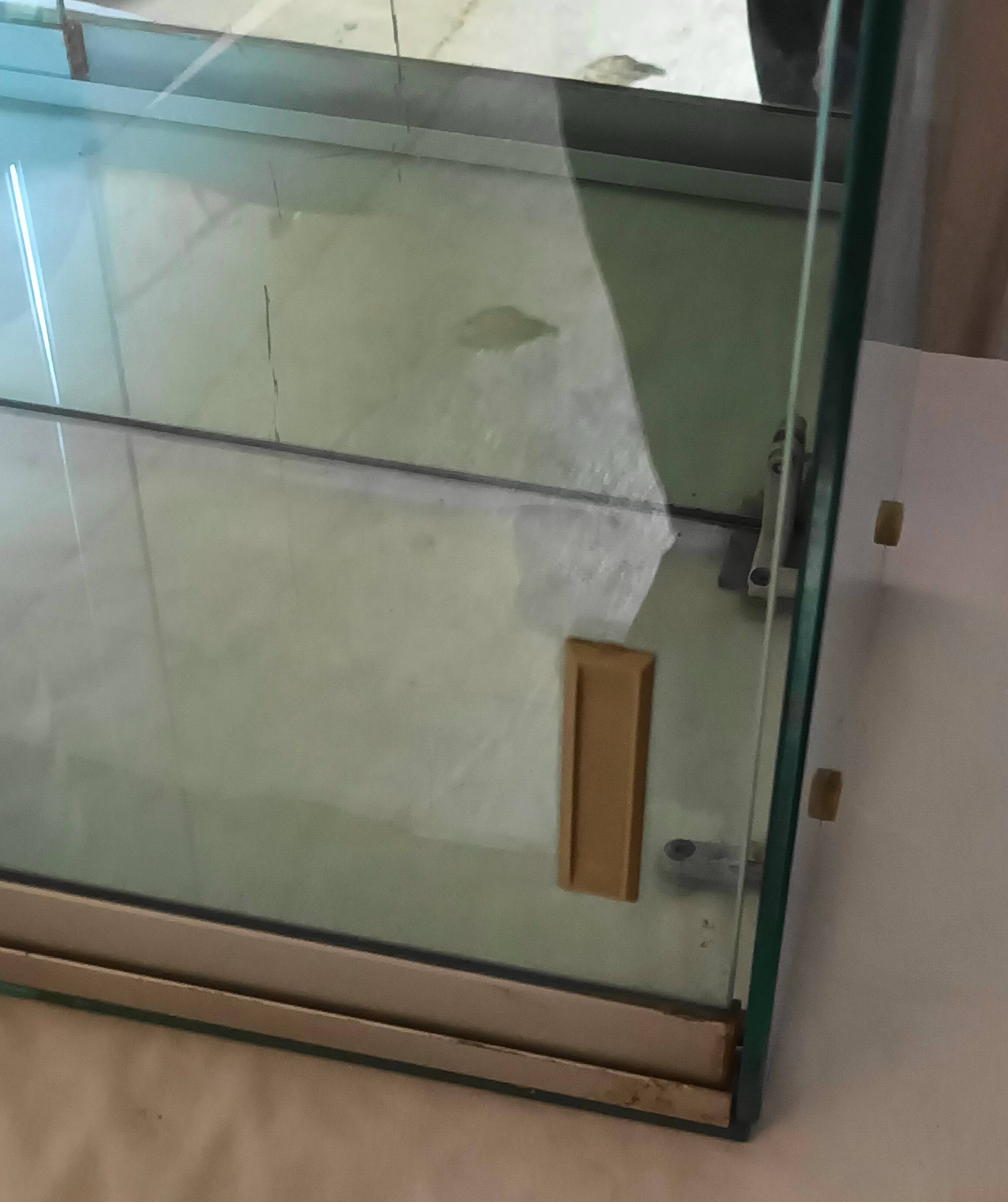 Vitrine en verre, années 70