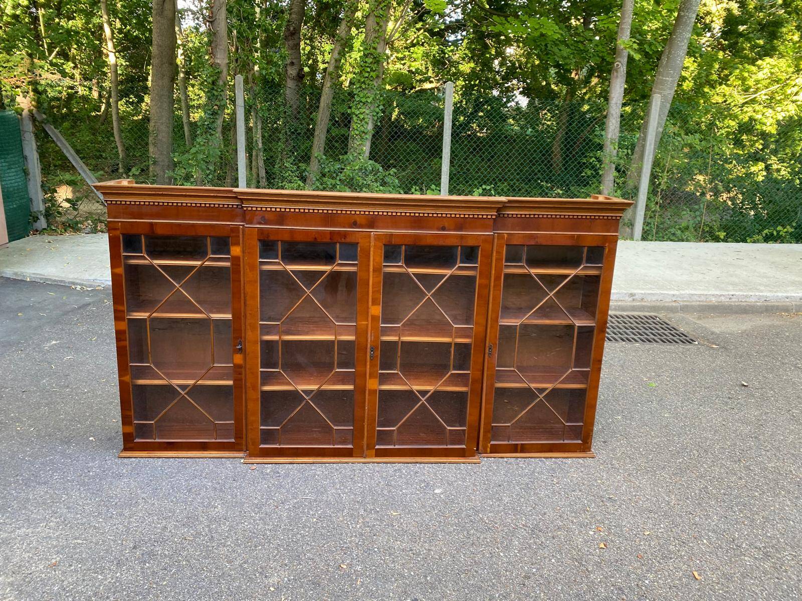 Grande Vitrine Bibliothèque de Style Anglais à Croisillons