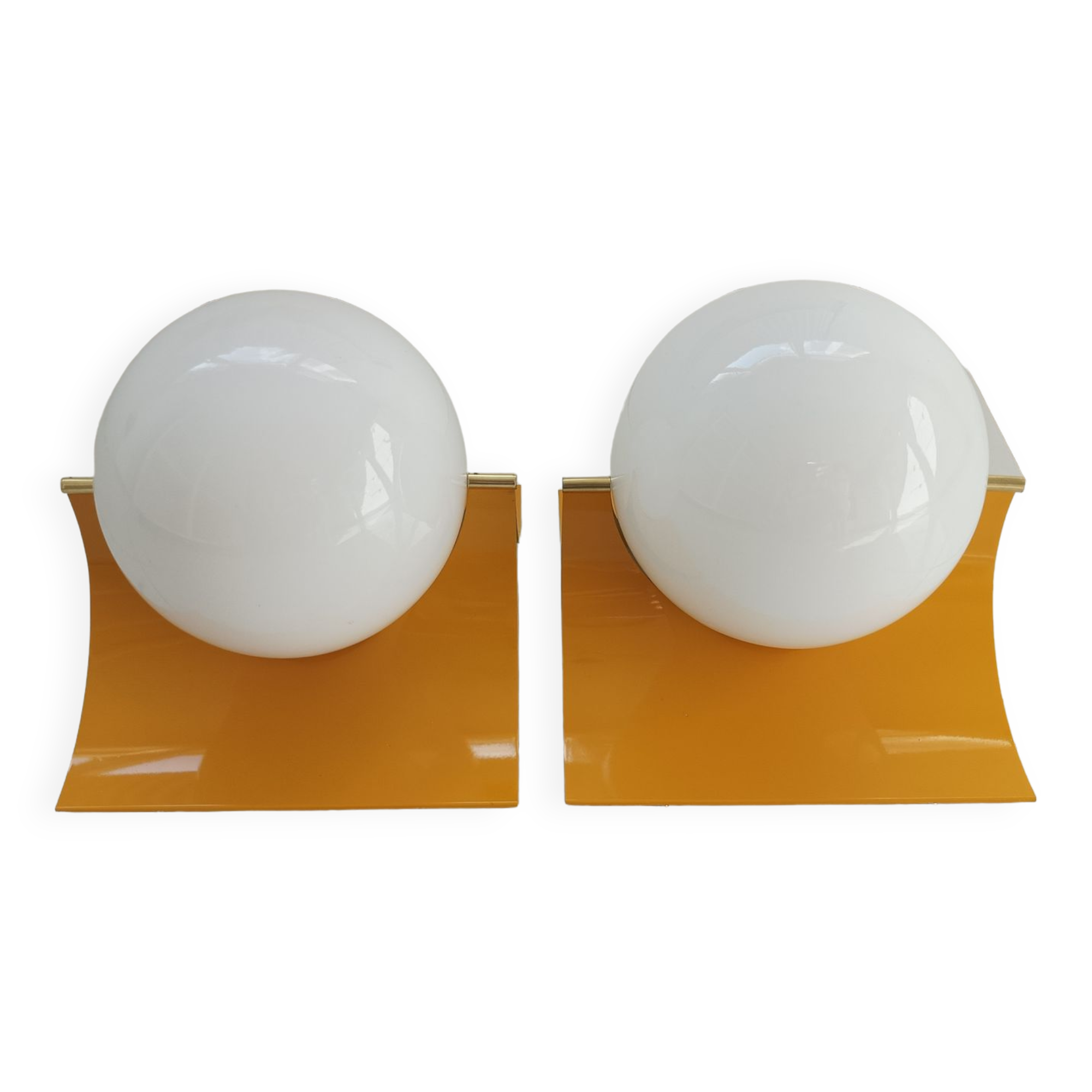 Duo vintage wall lamps