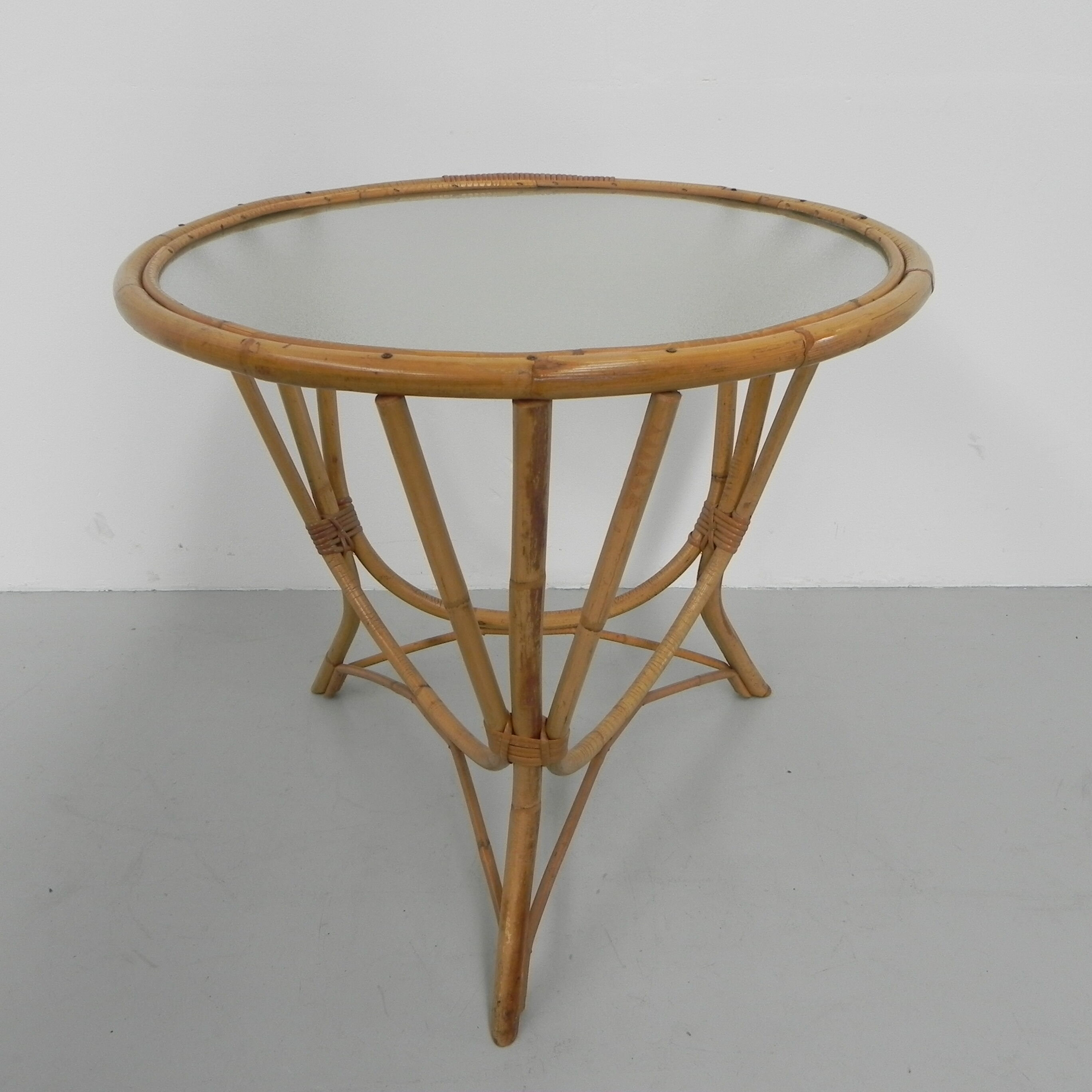 Bamboo coffee table with round glass top